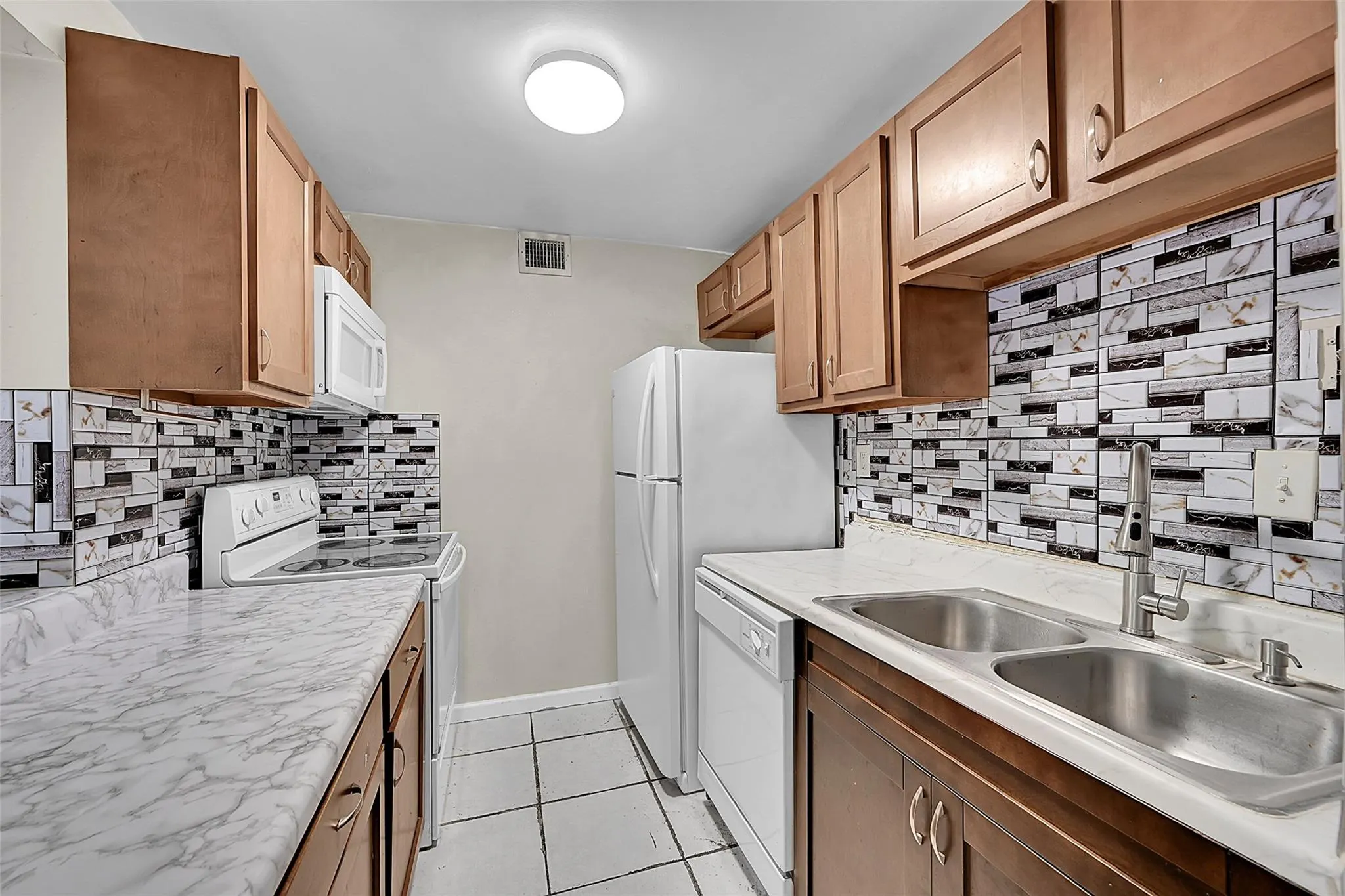 11607 NW 29th St, #3B