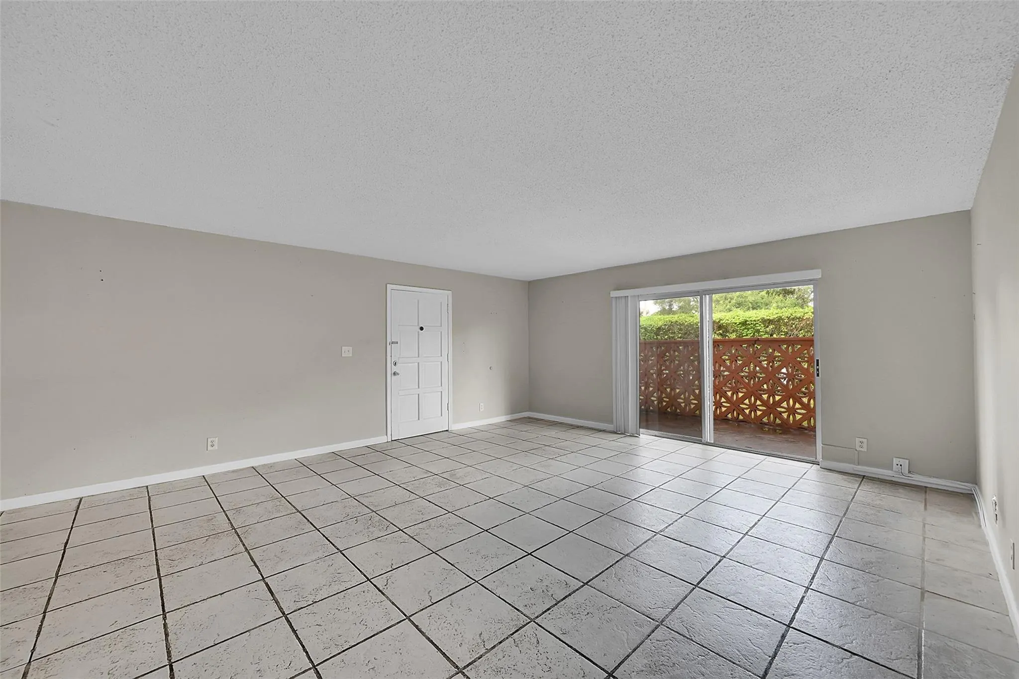 11607 NW 29th St, #3B