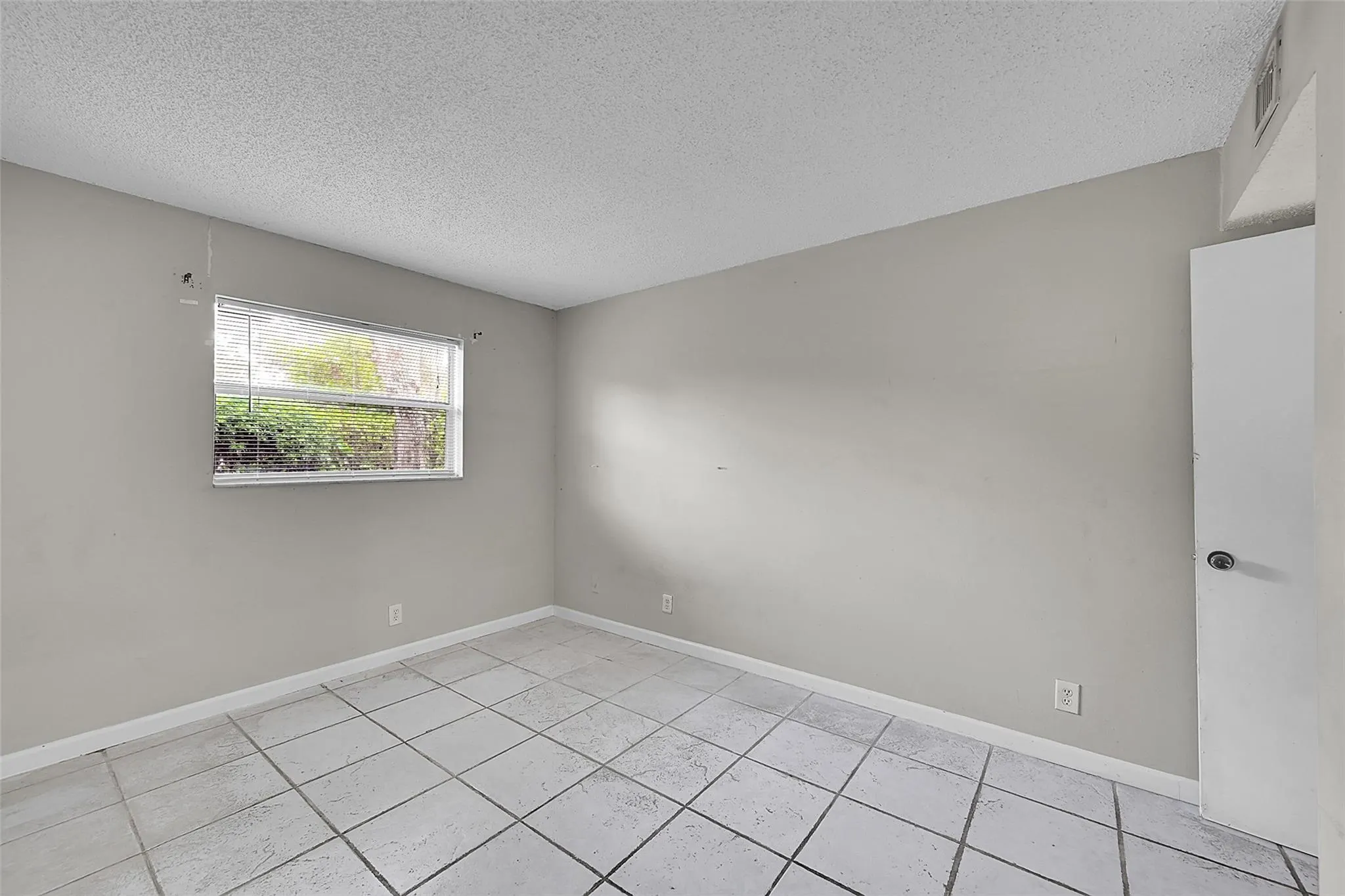 11607 NW 29th St, #3B