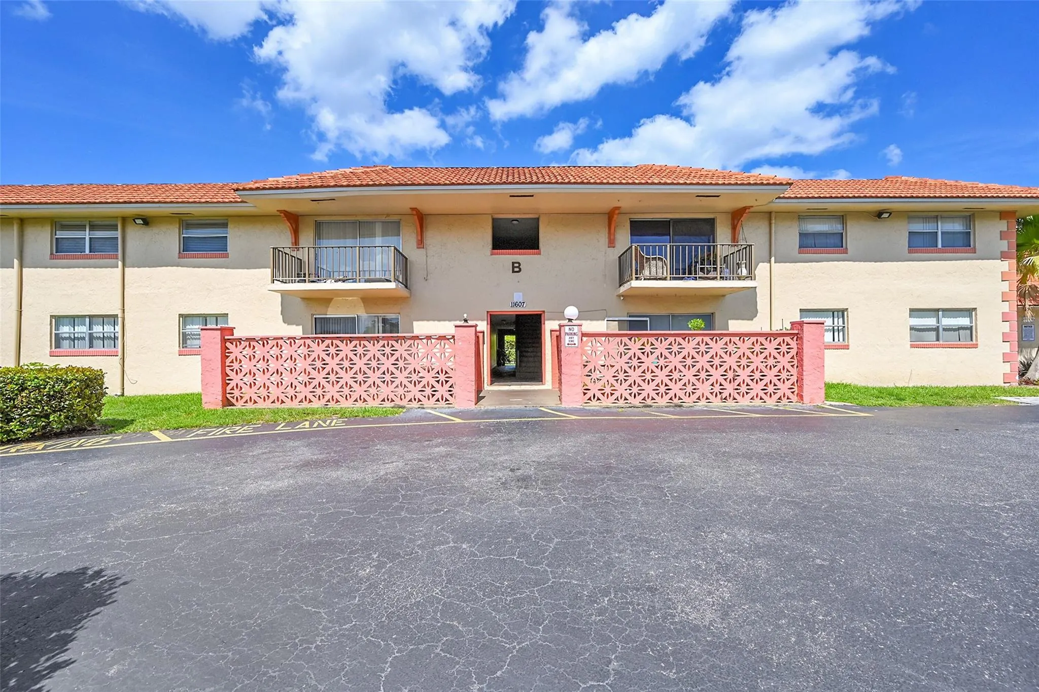 11607 NW 29th St, #3B
