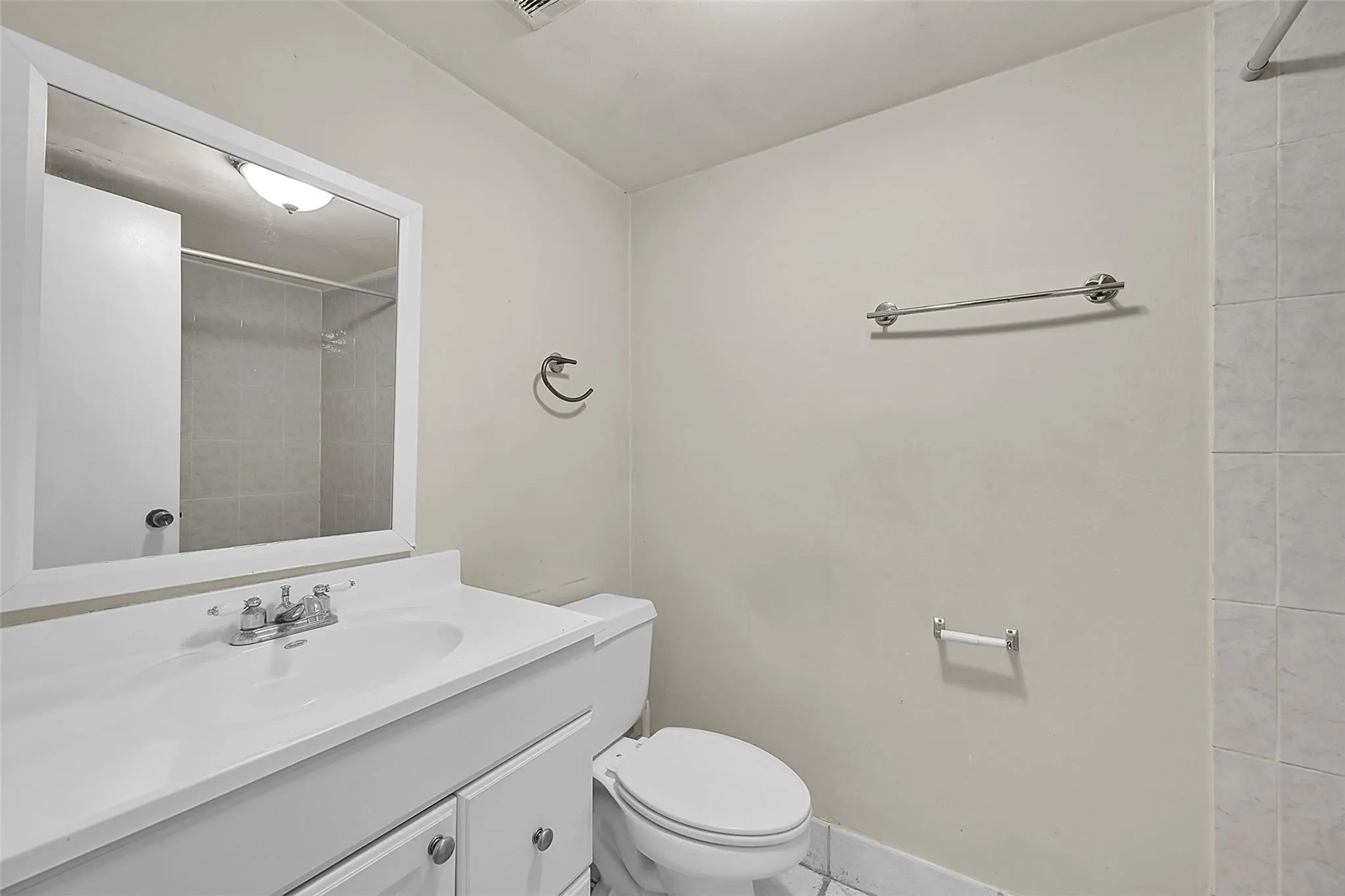 11607 NW 29th St, #3B