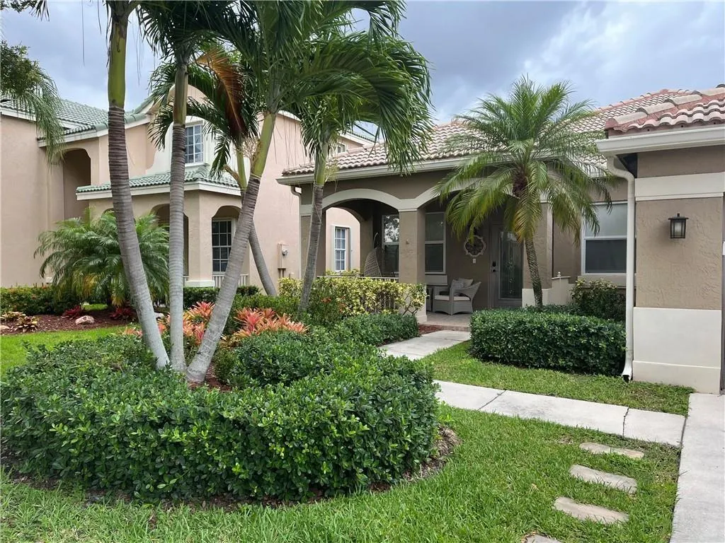 3790 Falcon Ridge Cir