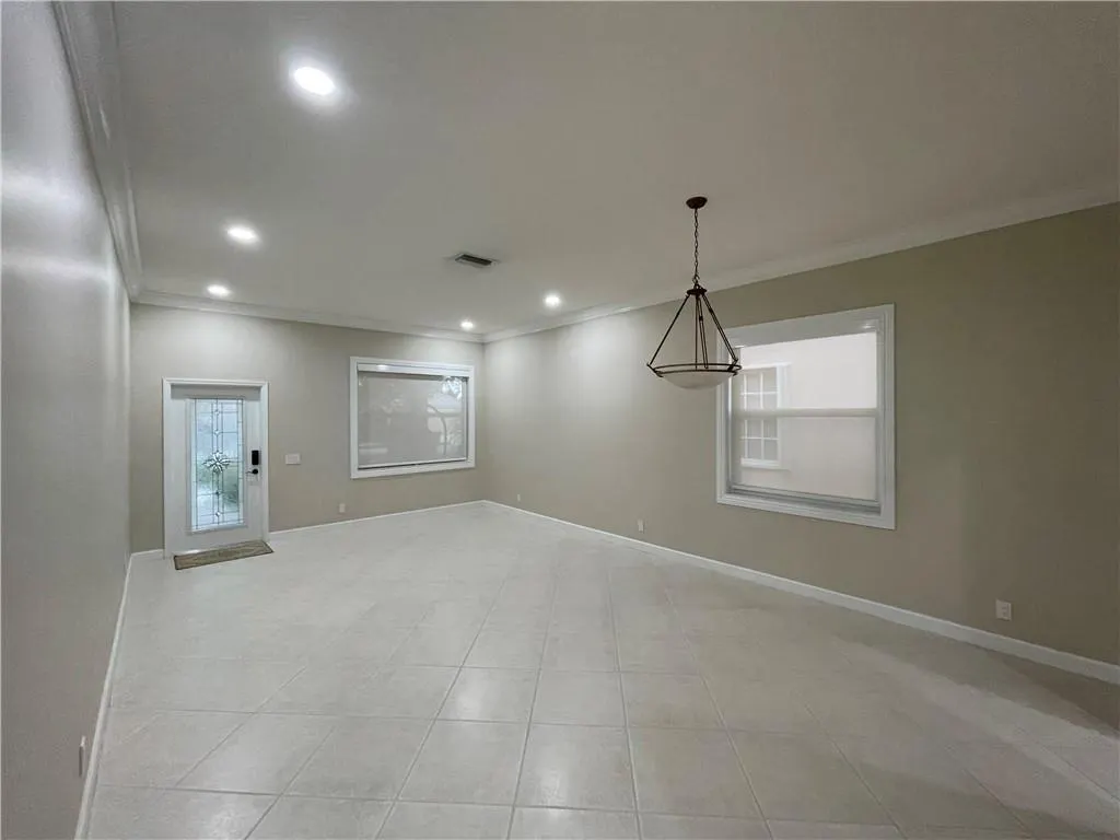 3790 Falcon Ridge Cir