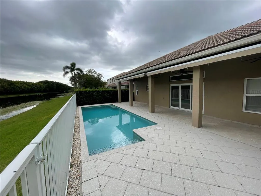 3790 Falcon Ridge Cir