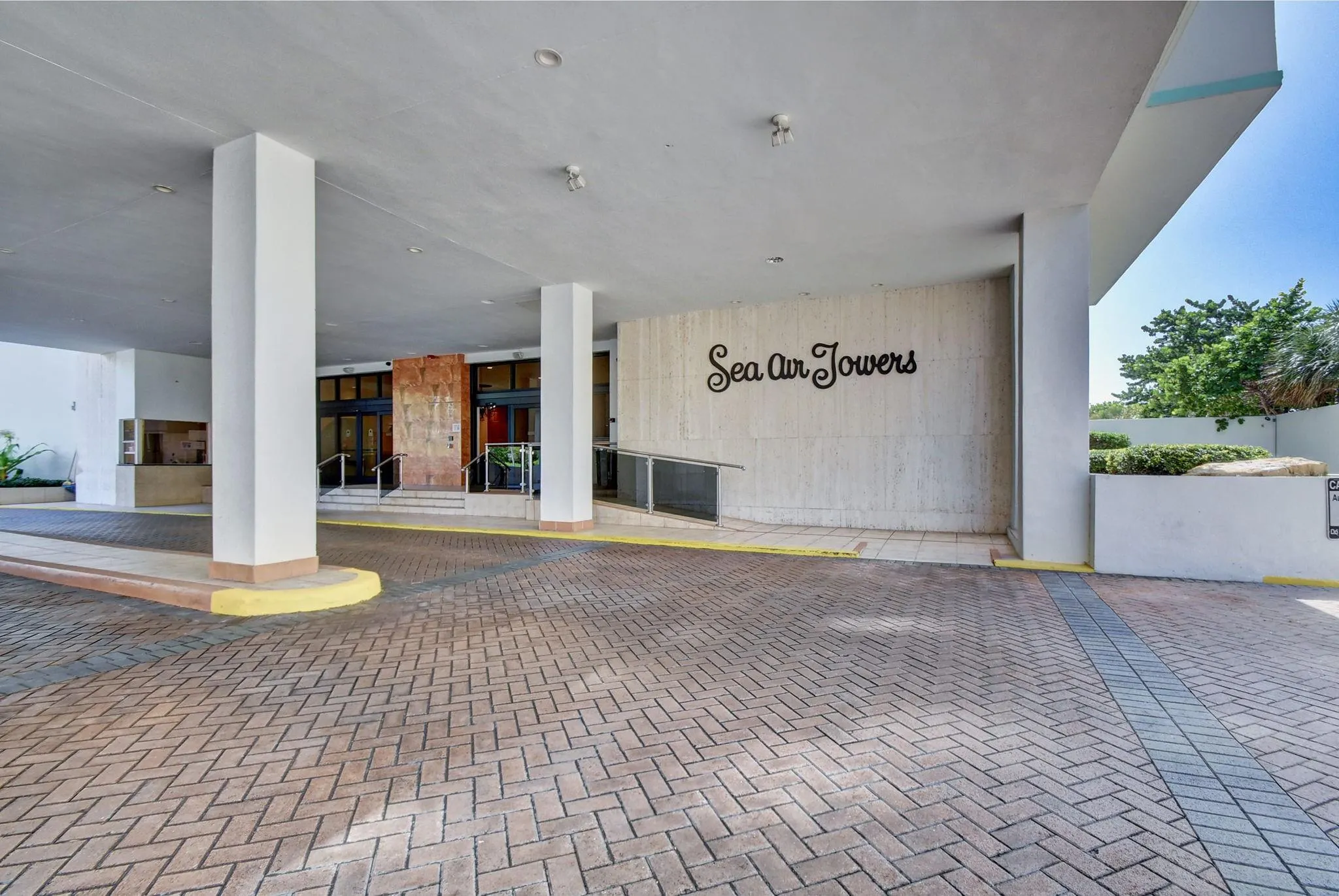 3725 S Ocean Dr, #405