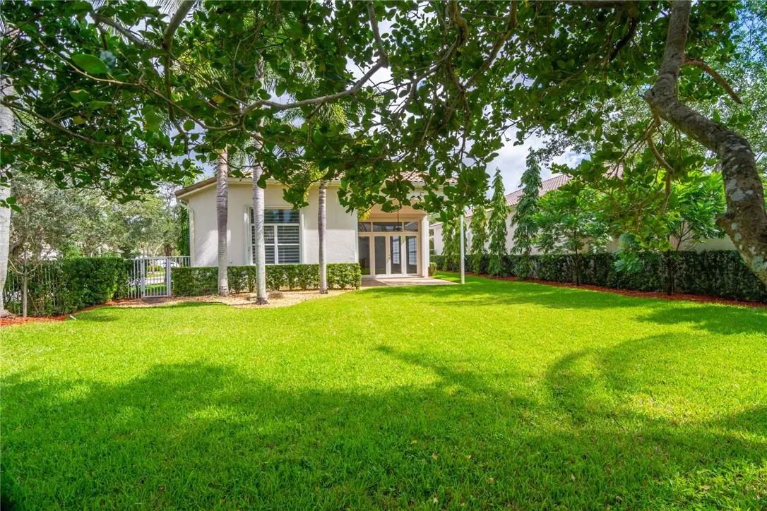 2519 Bay Pointe Court