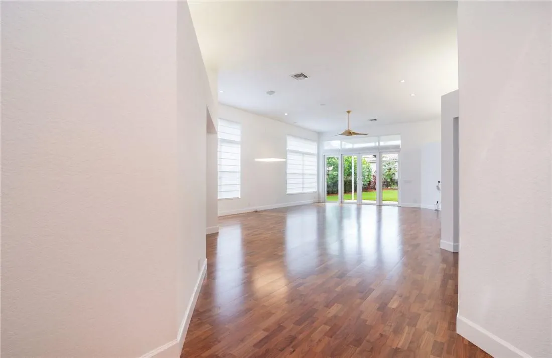 2519 Bay Pointe Court