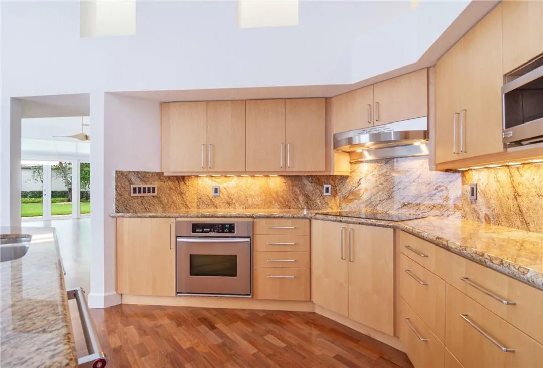2519 Bay Pointe Court