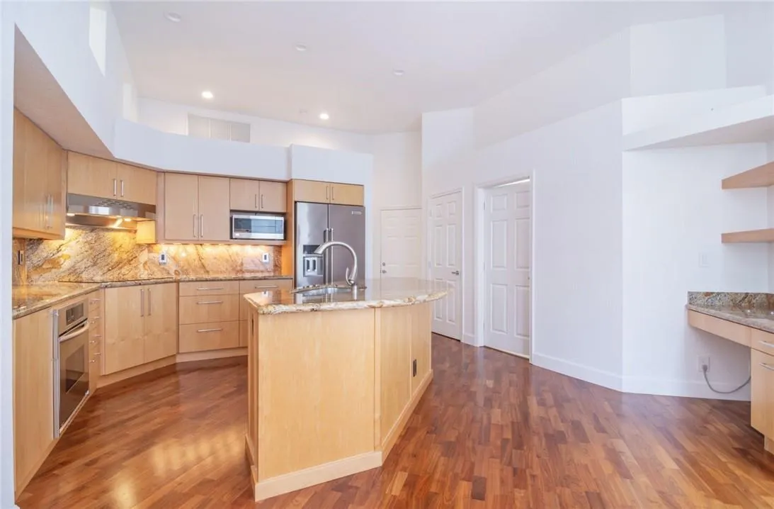 2519 Bay Pointe Court