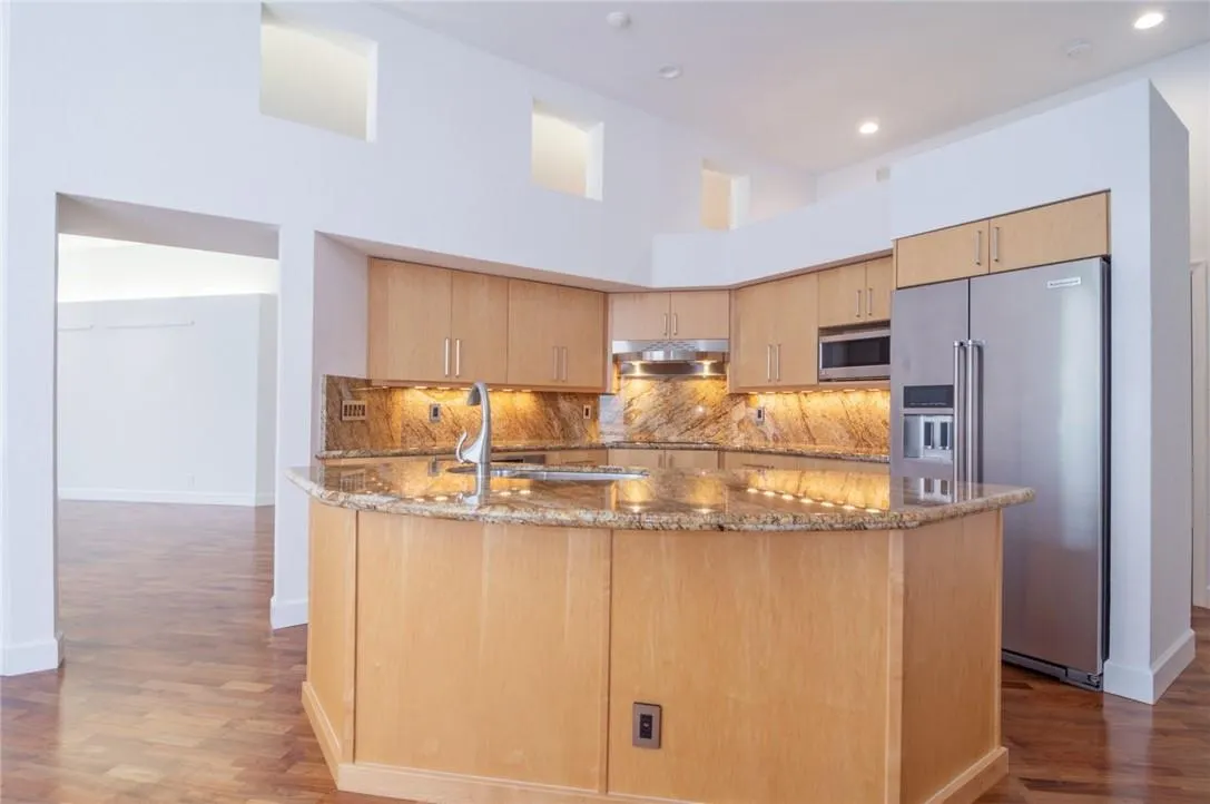 2519 Bay Pointe Court