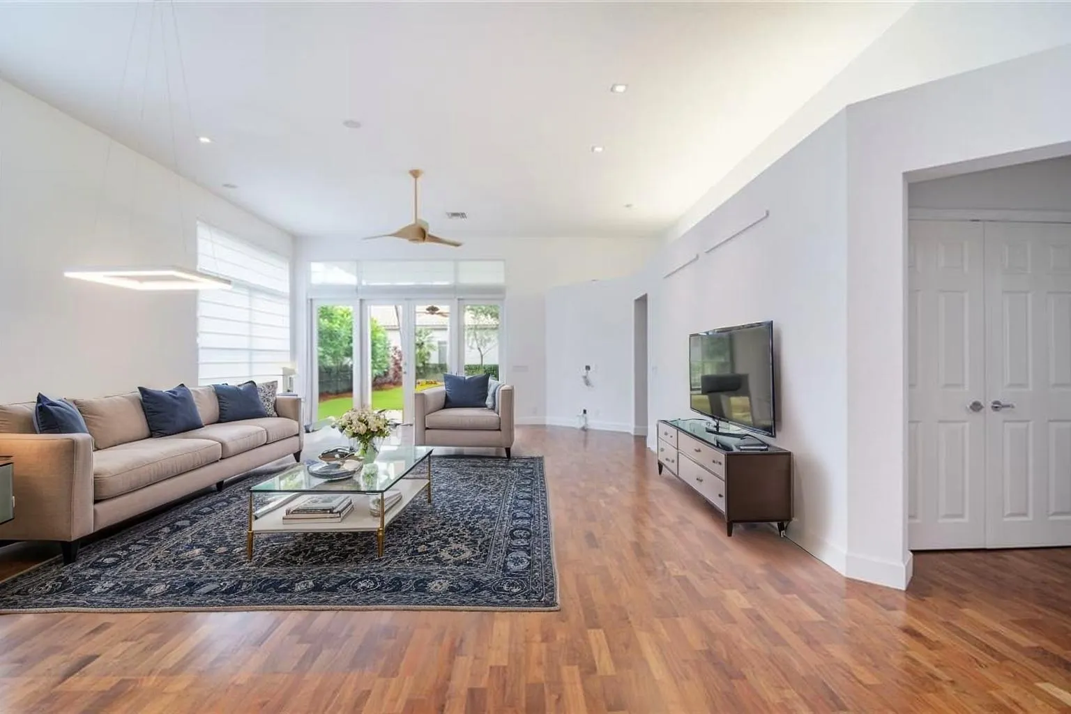 2519 Bay Pointe Court