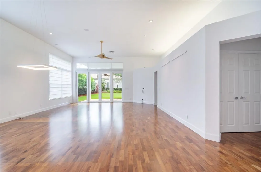 2519 Bay Pointe Court