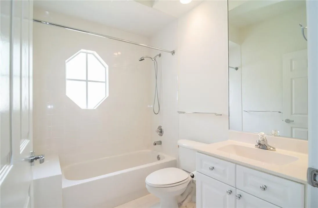 2519 Bay Pointe Court