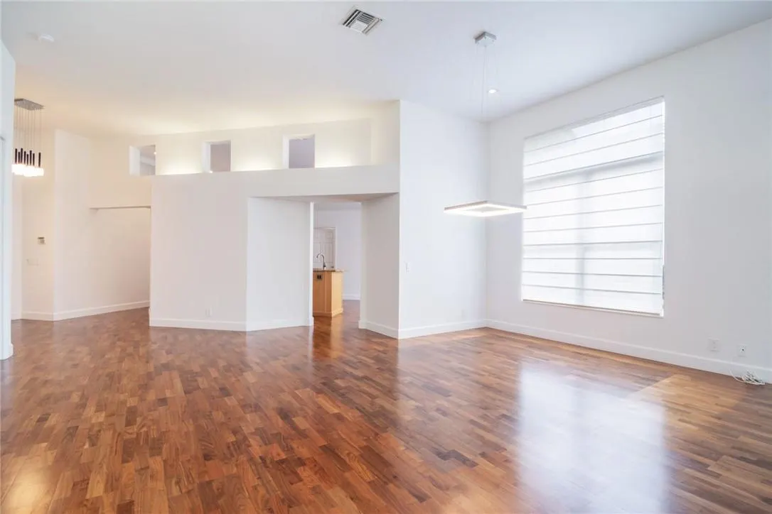 2519 Bay Pointe Court