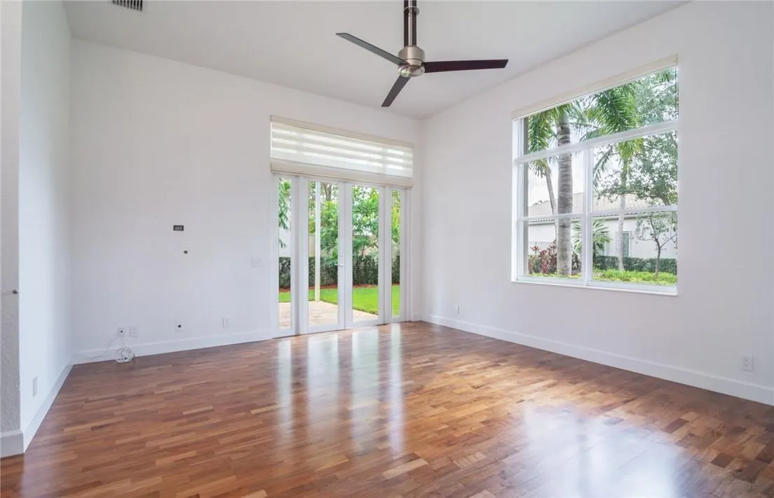 2519 Bay Pointe Court