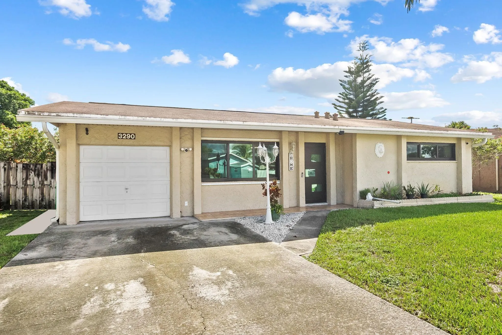 3290 NW 113th Ave