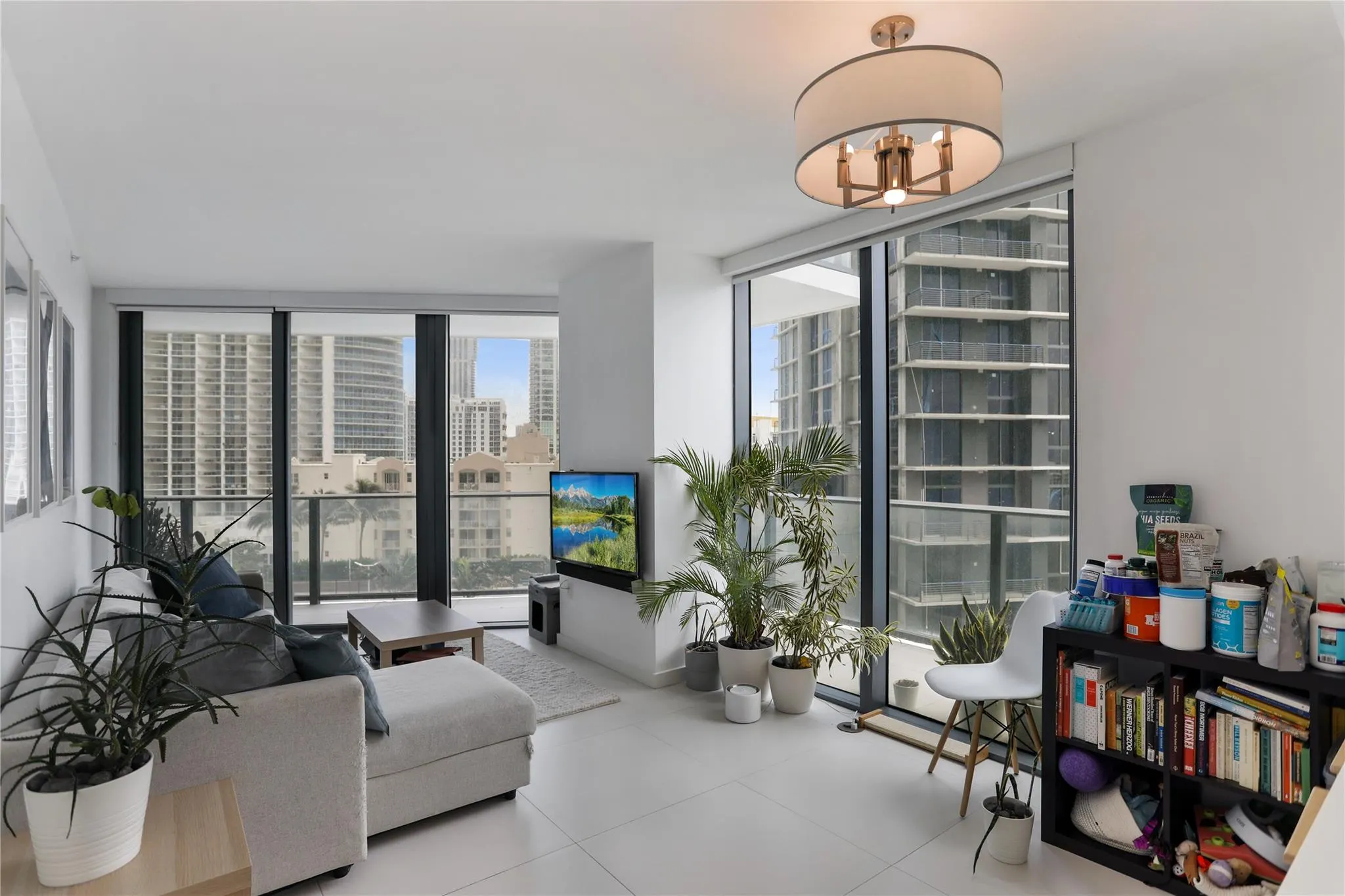 501 NE 31st St, #708
