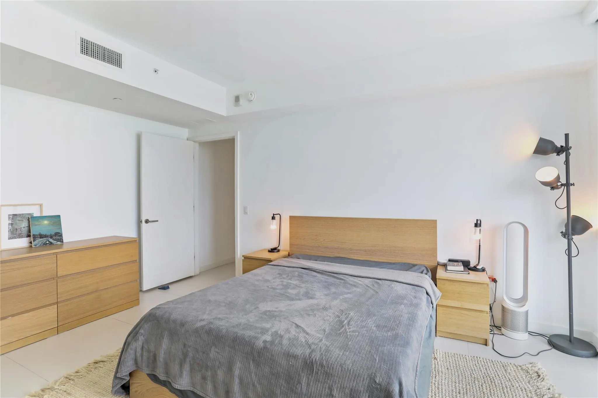 501 NE 31st St, #708
