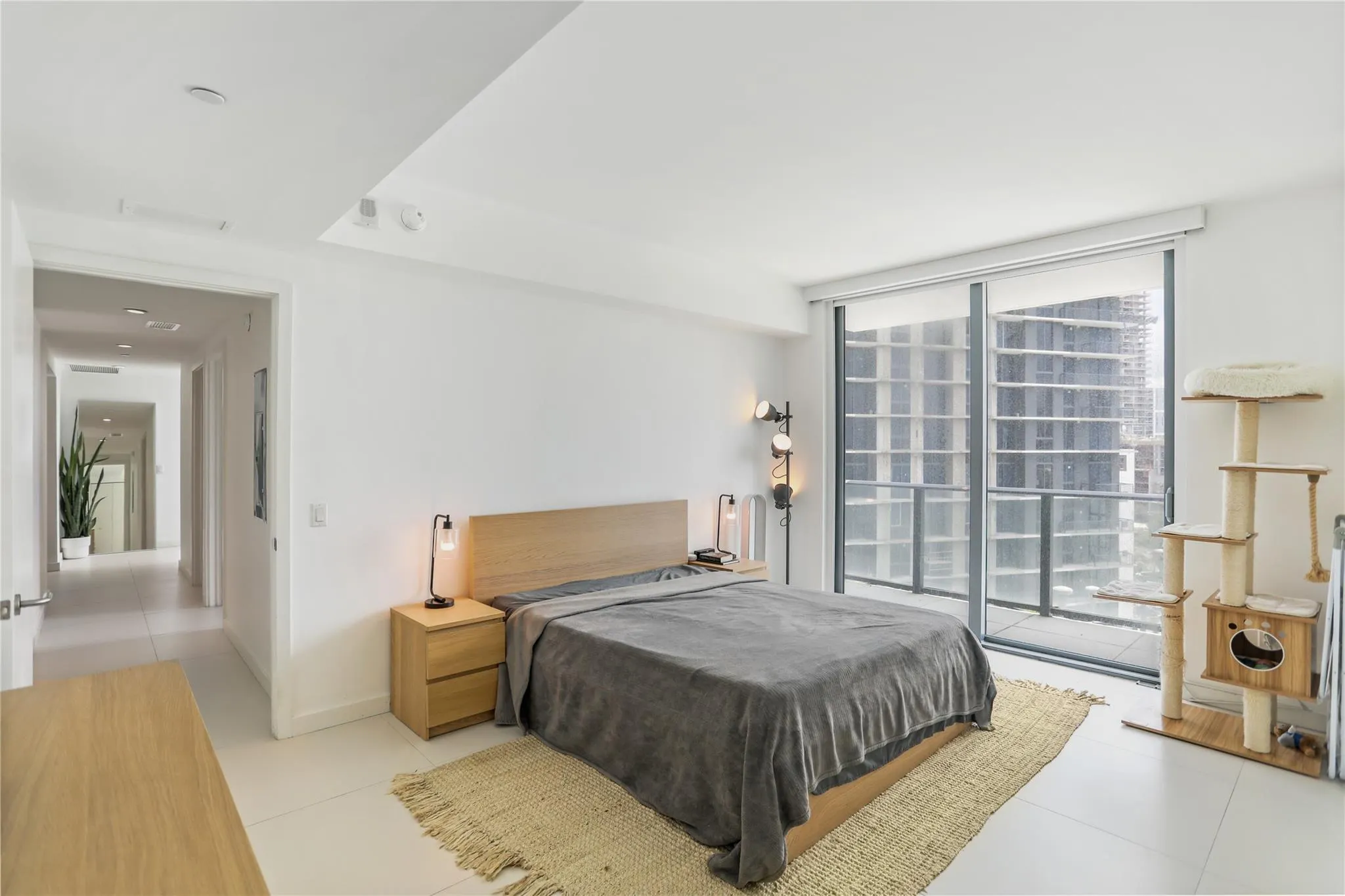 501 NE 31st St, #708