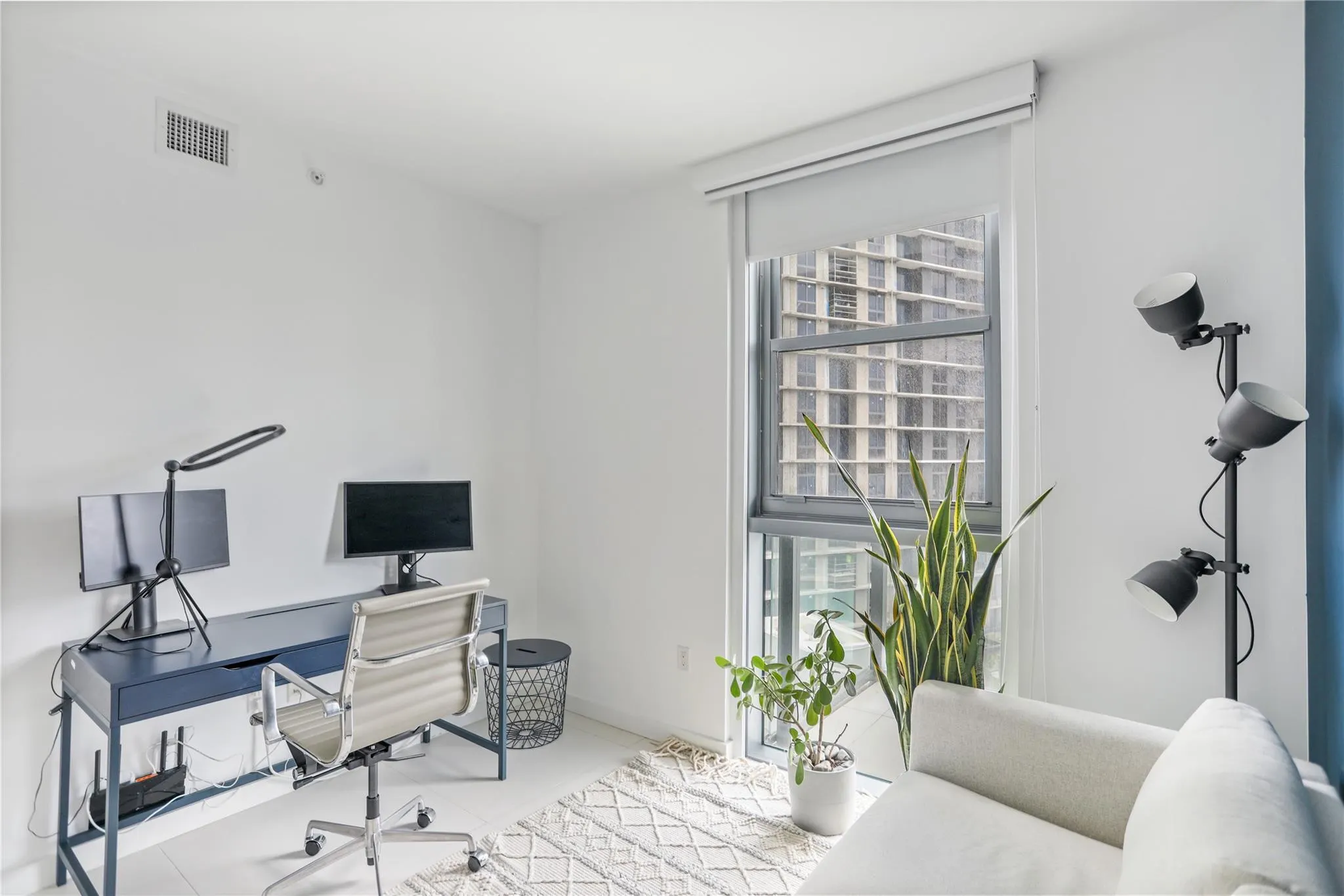 501 NE 31st St, #708