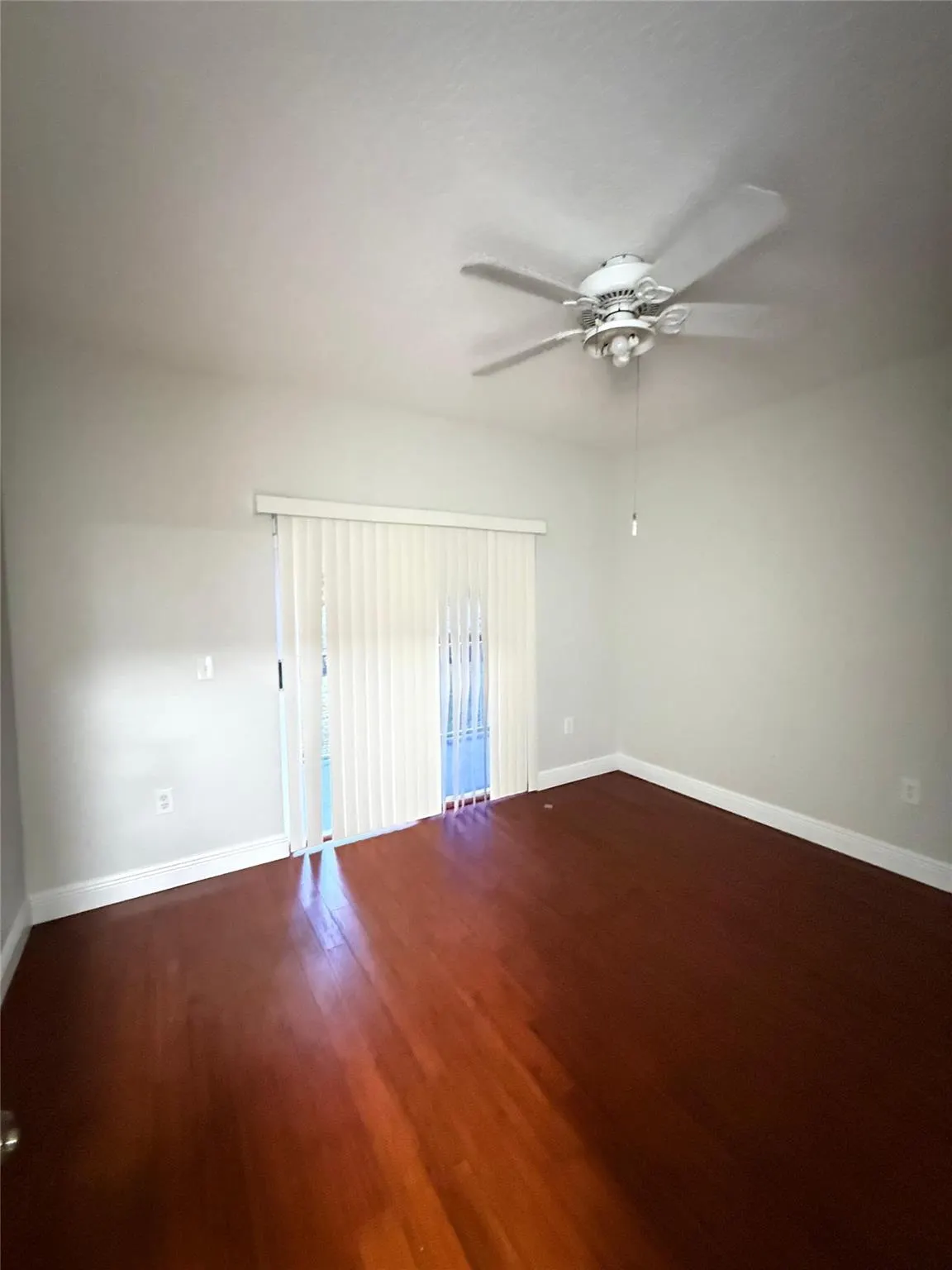 2901 Riverside Dr, #102