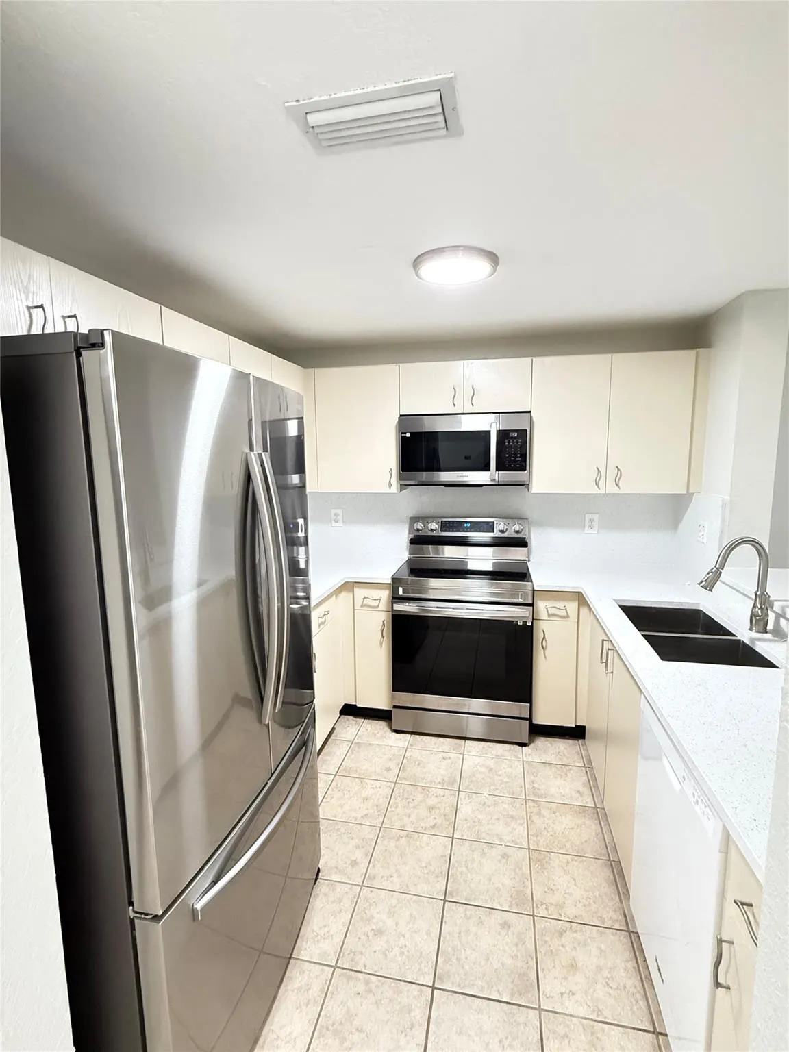 2901 Riverside Dr, #102