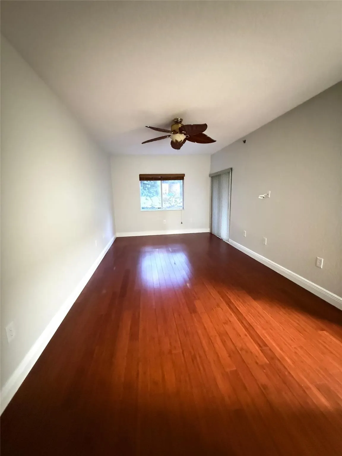 2901 Riverside Dr, #102