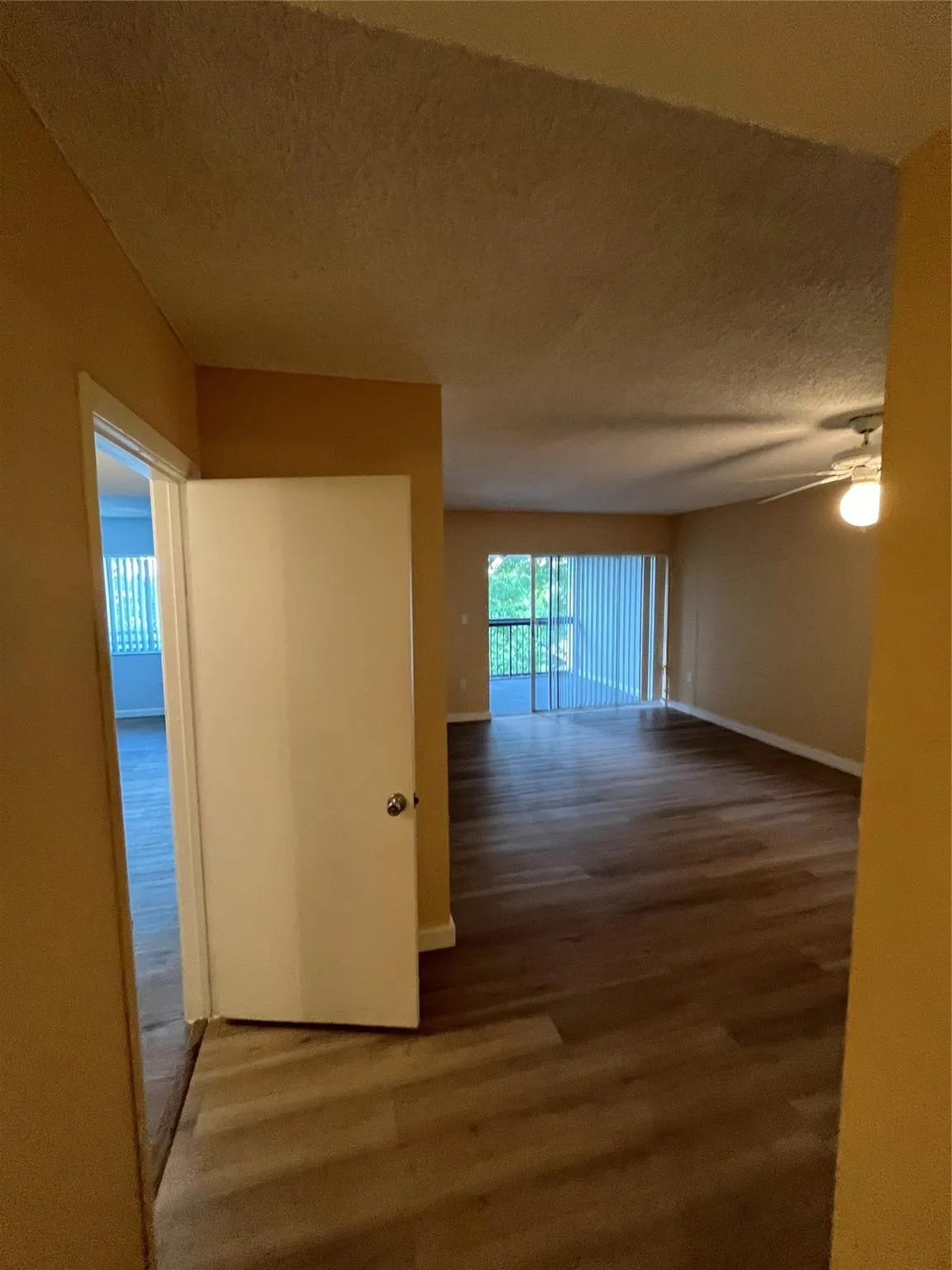 711 N Pine Island Rd, #417