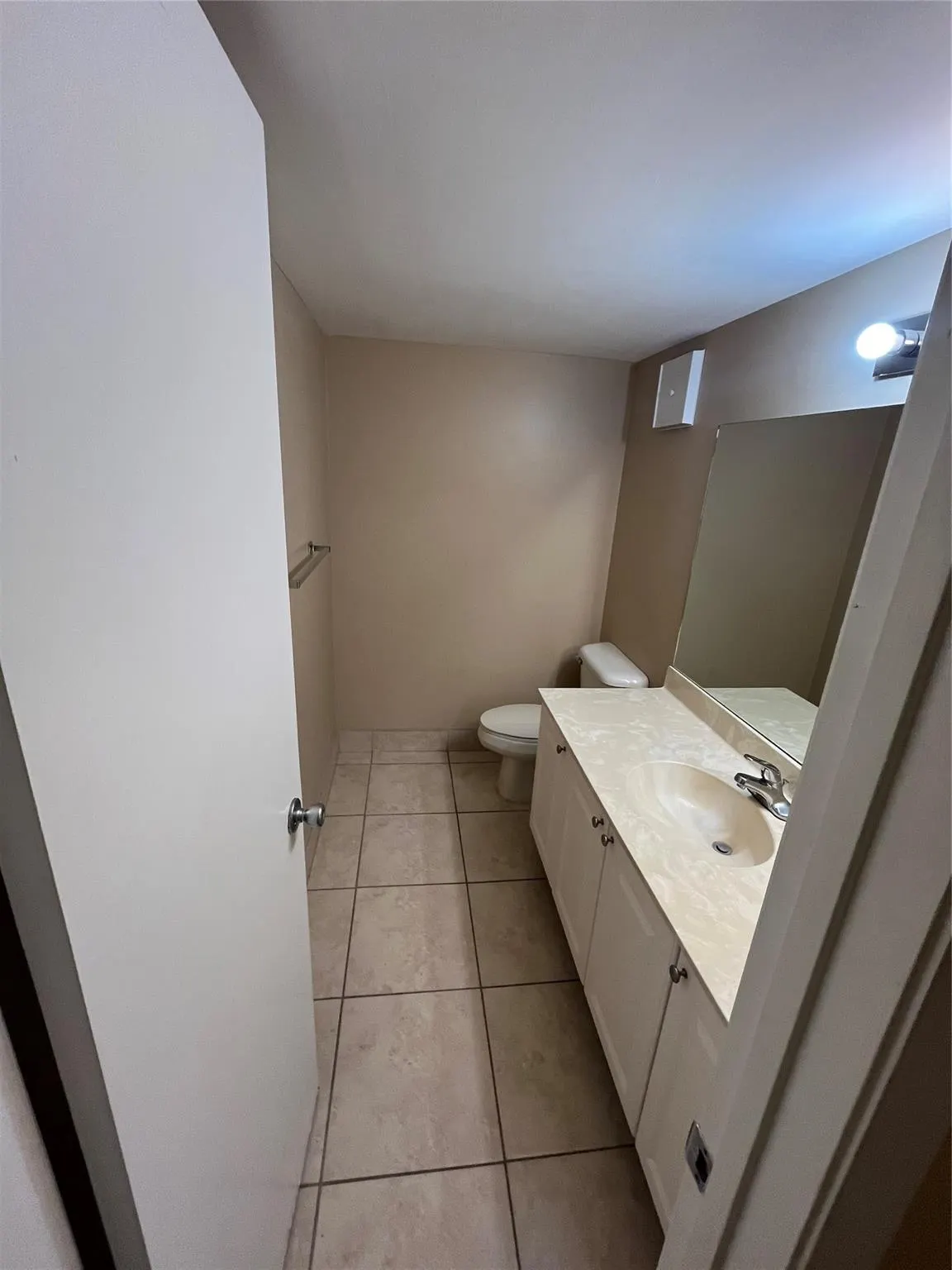 711 N Pine Island Rd, #417