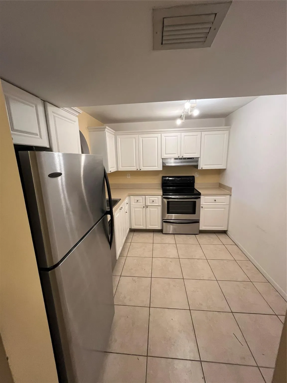 711 N Pine Island Rd, #417