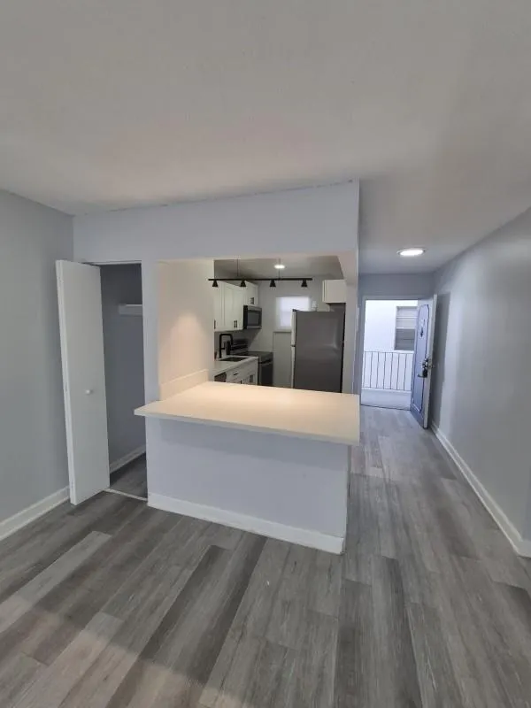 5525 SW 41st St, #101