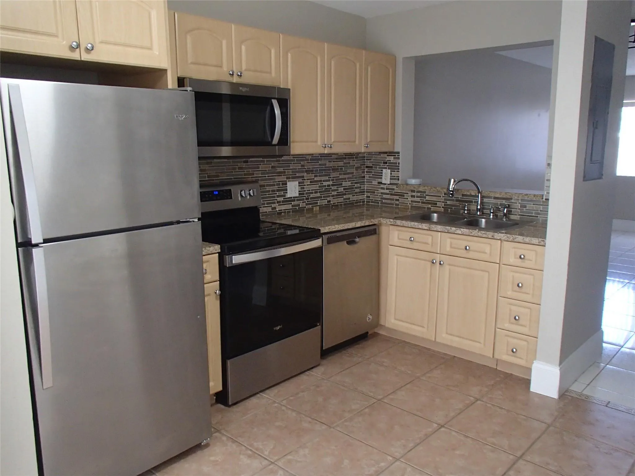 7820 NW 7th St, #102