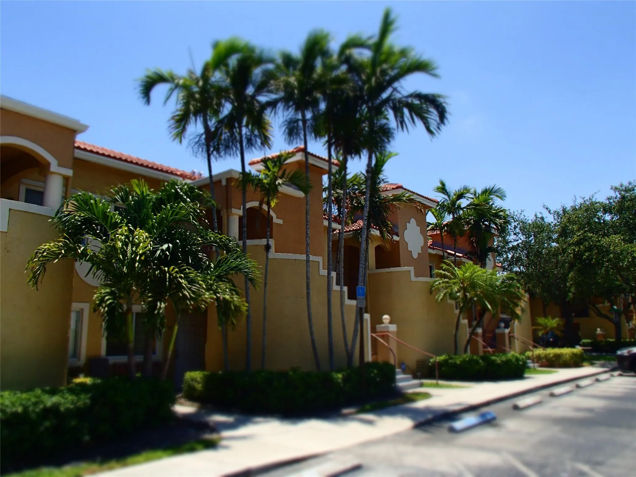 7820 NW 7th St, #102
