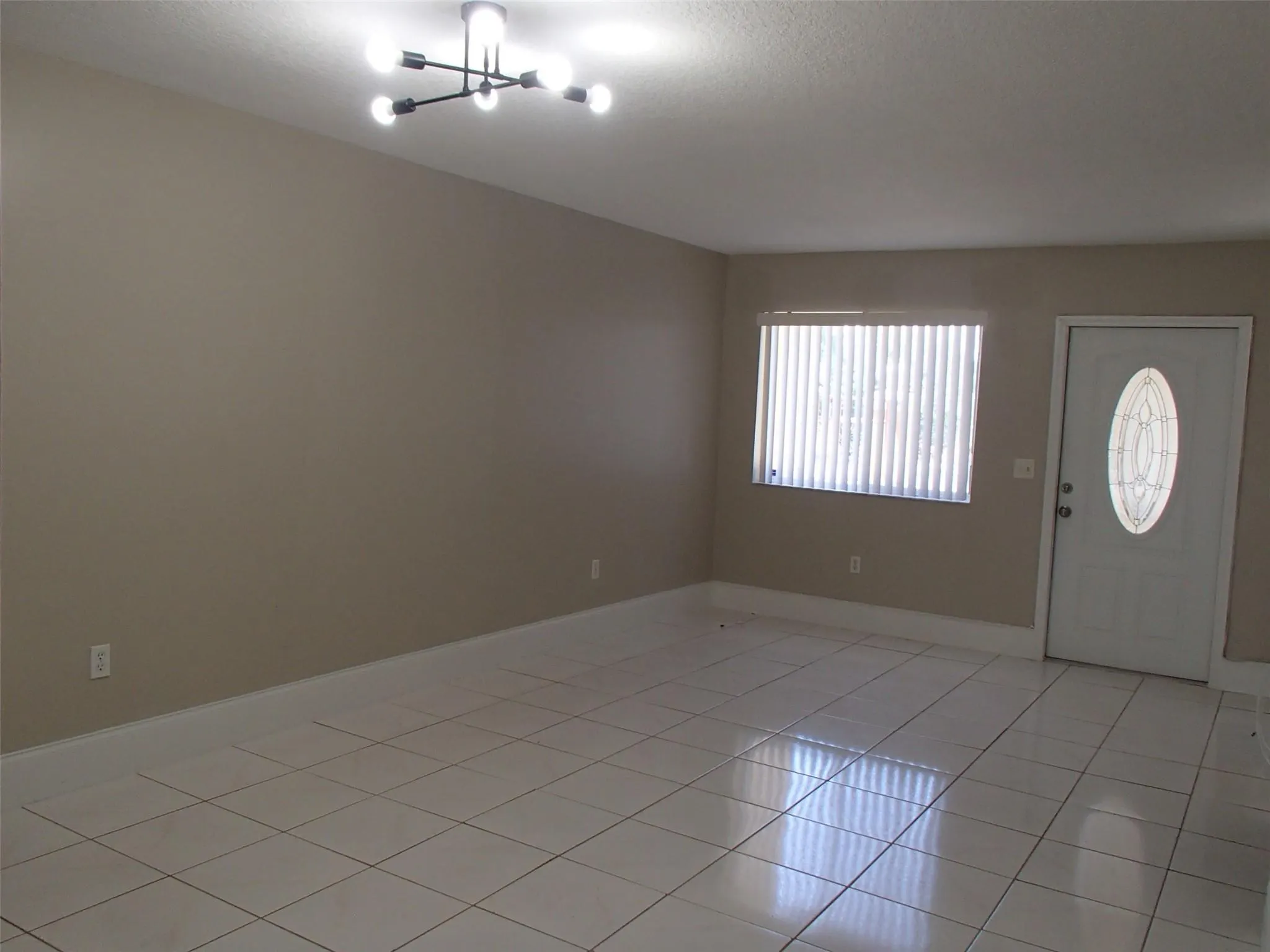7820 NW 7th St, #102