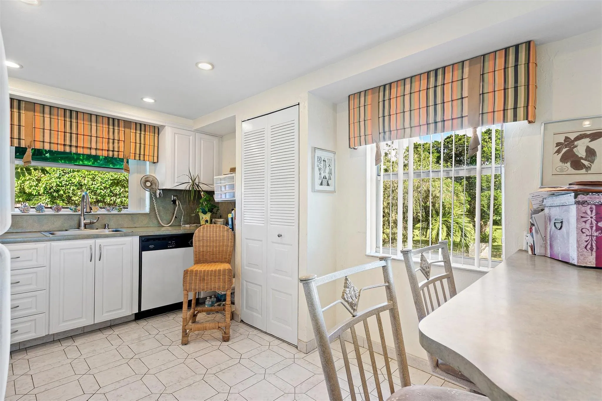 9681 Sunrise Lakes Blvd, #201