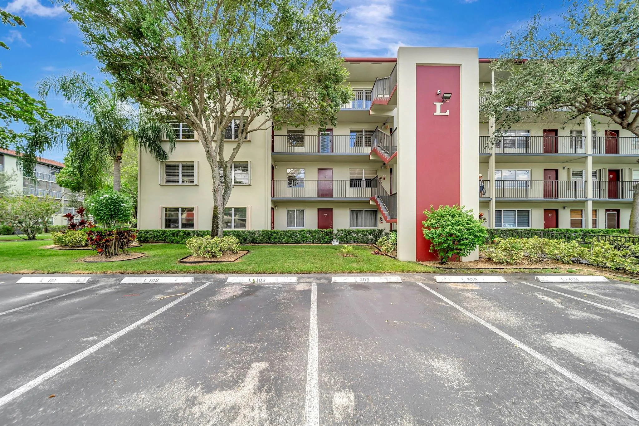 13250 SW 7th Ct, #402L
