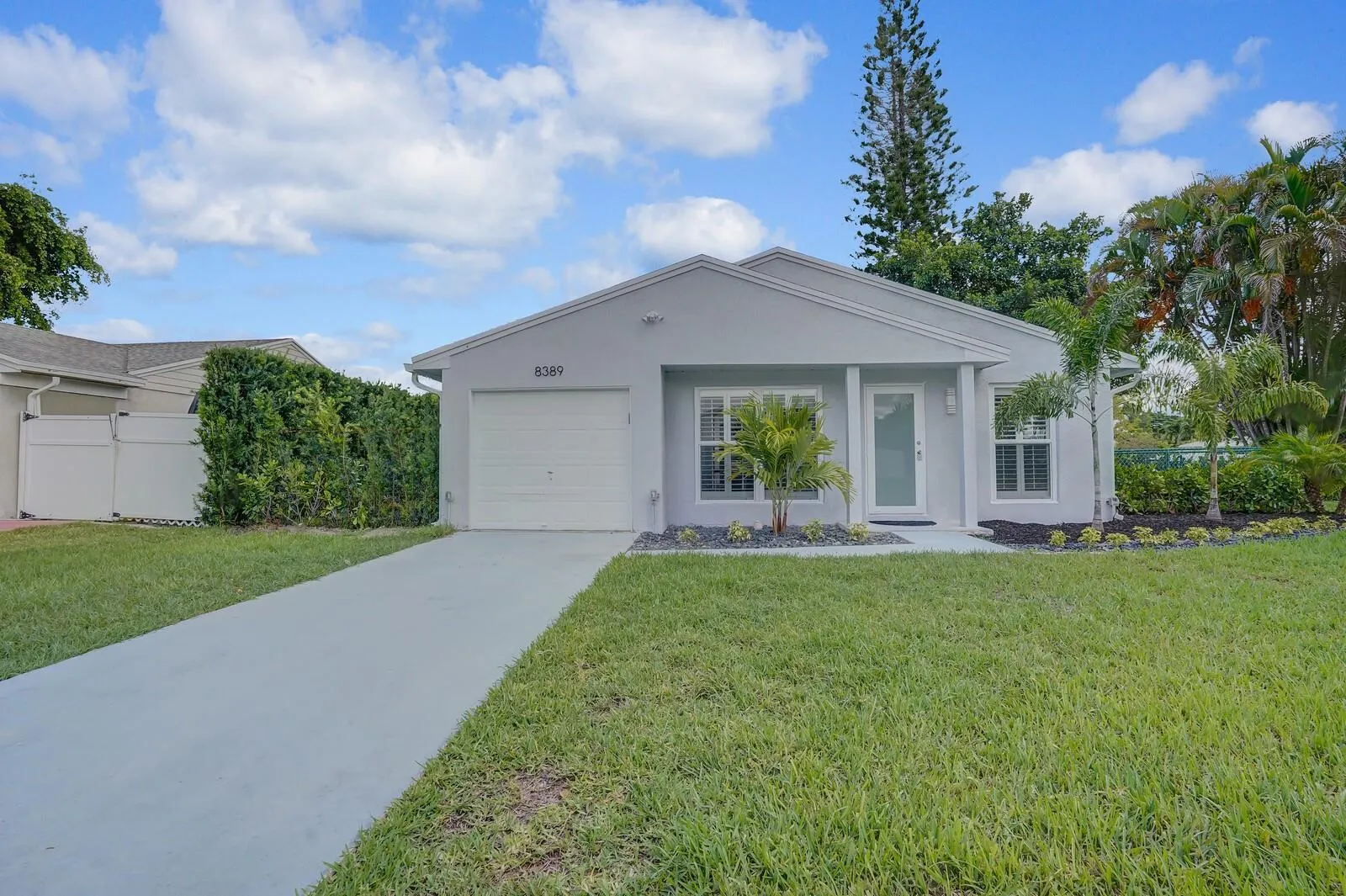 8389 Rural Ln