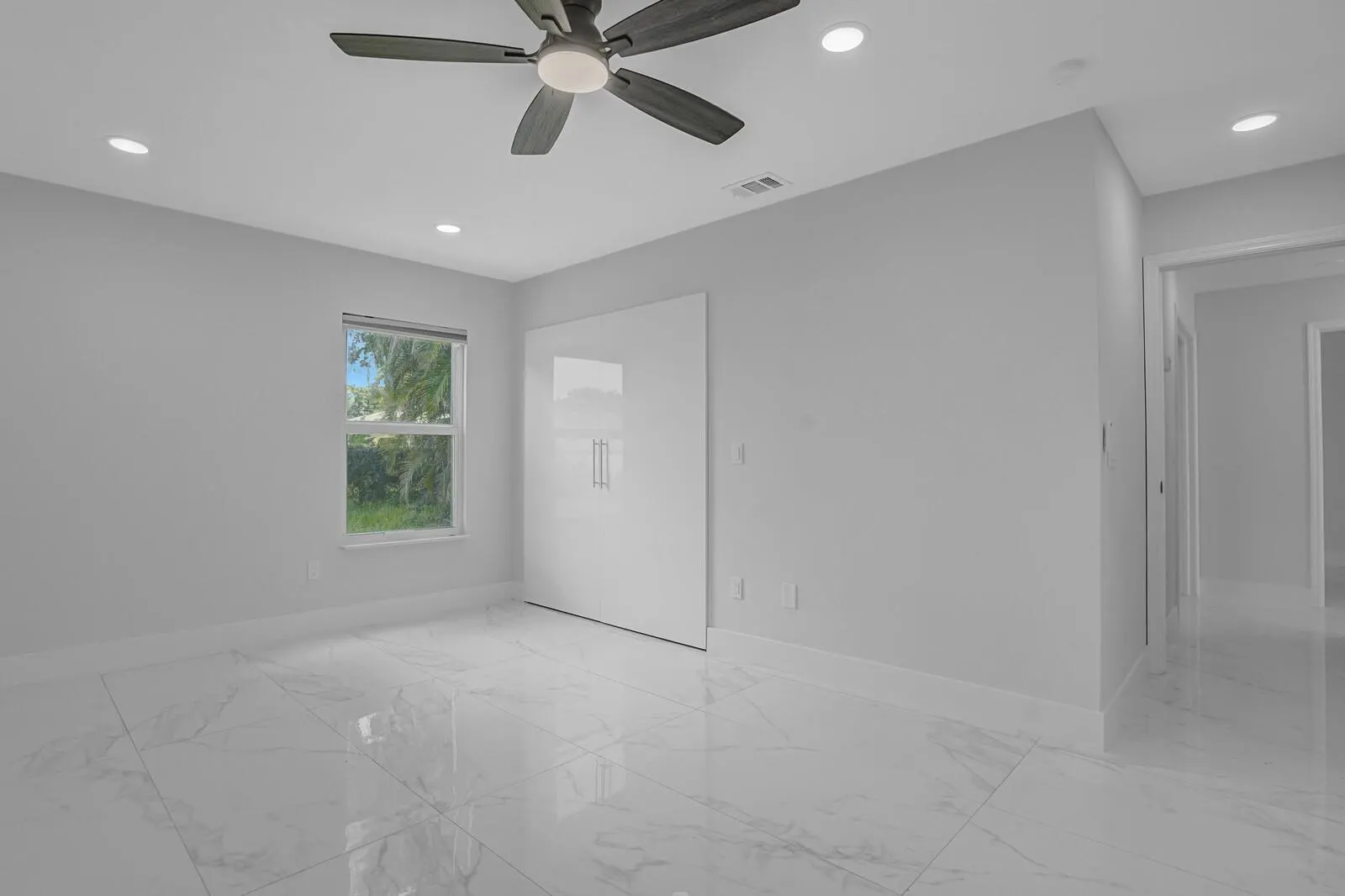 8389 Rural Ln