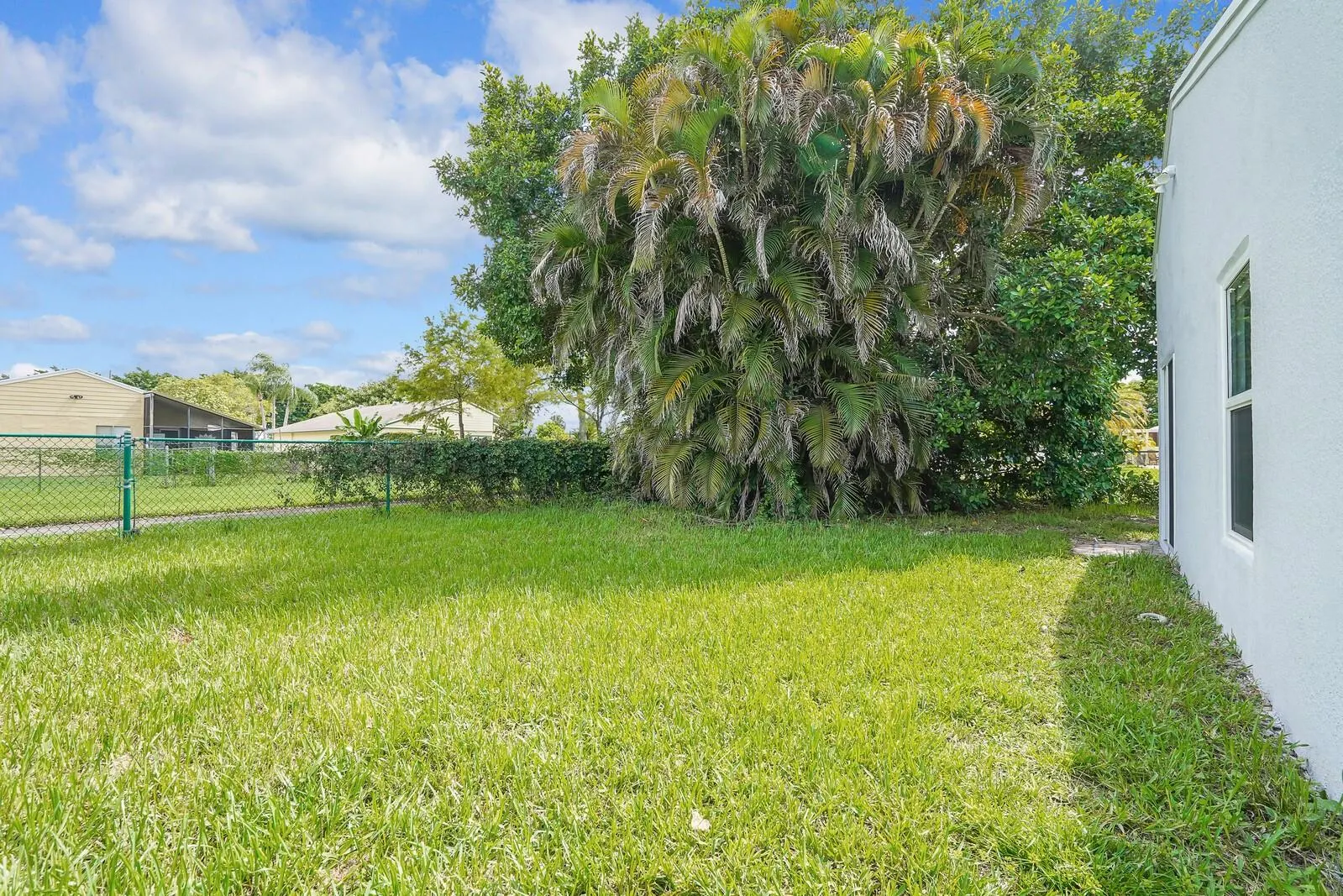 8389 Rural Ln