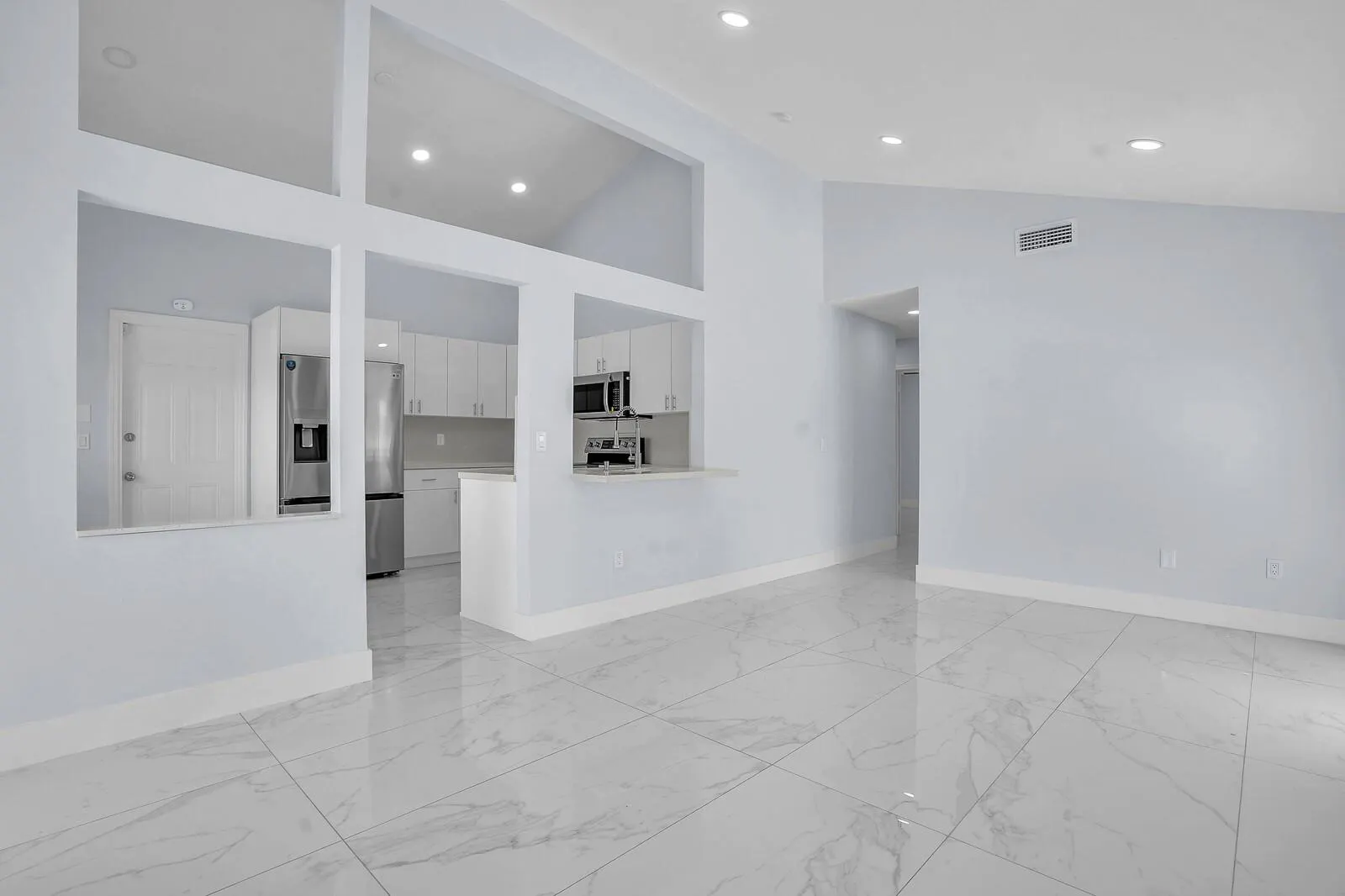 8389 Rural Ln