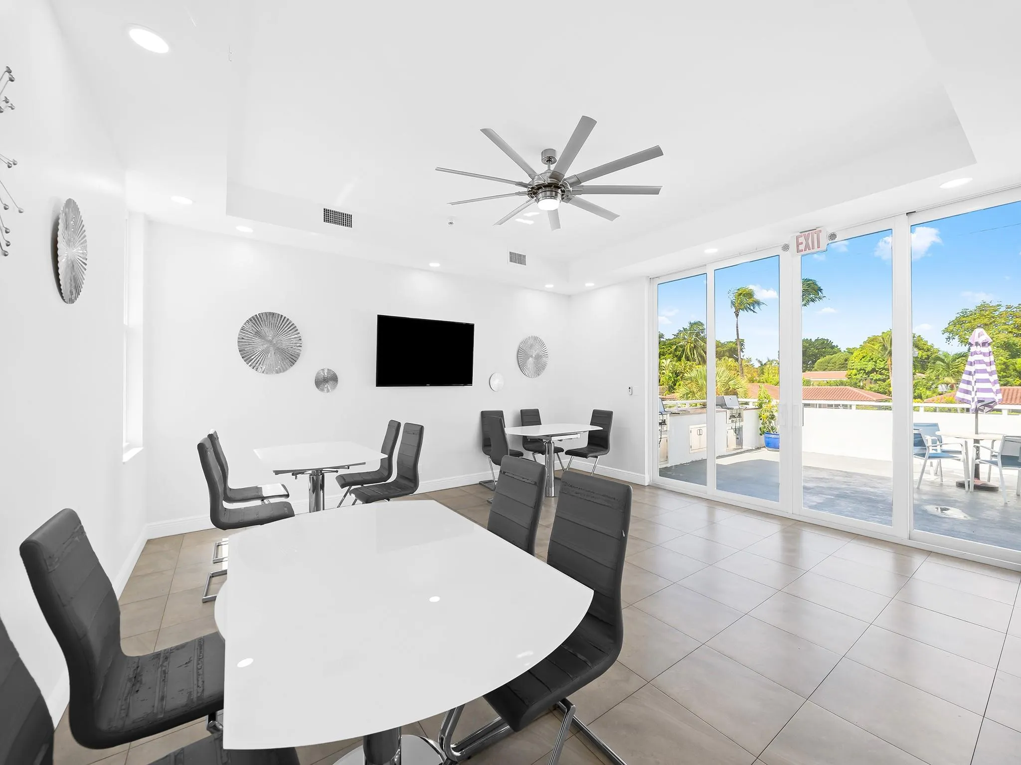 2200 NE 33rd Ave, #15J