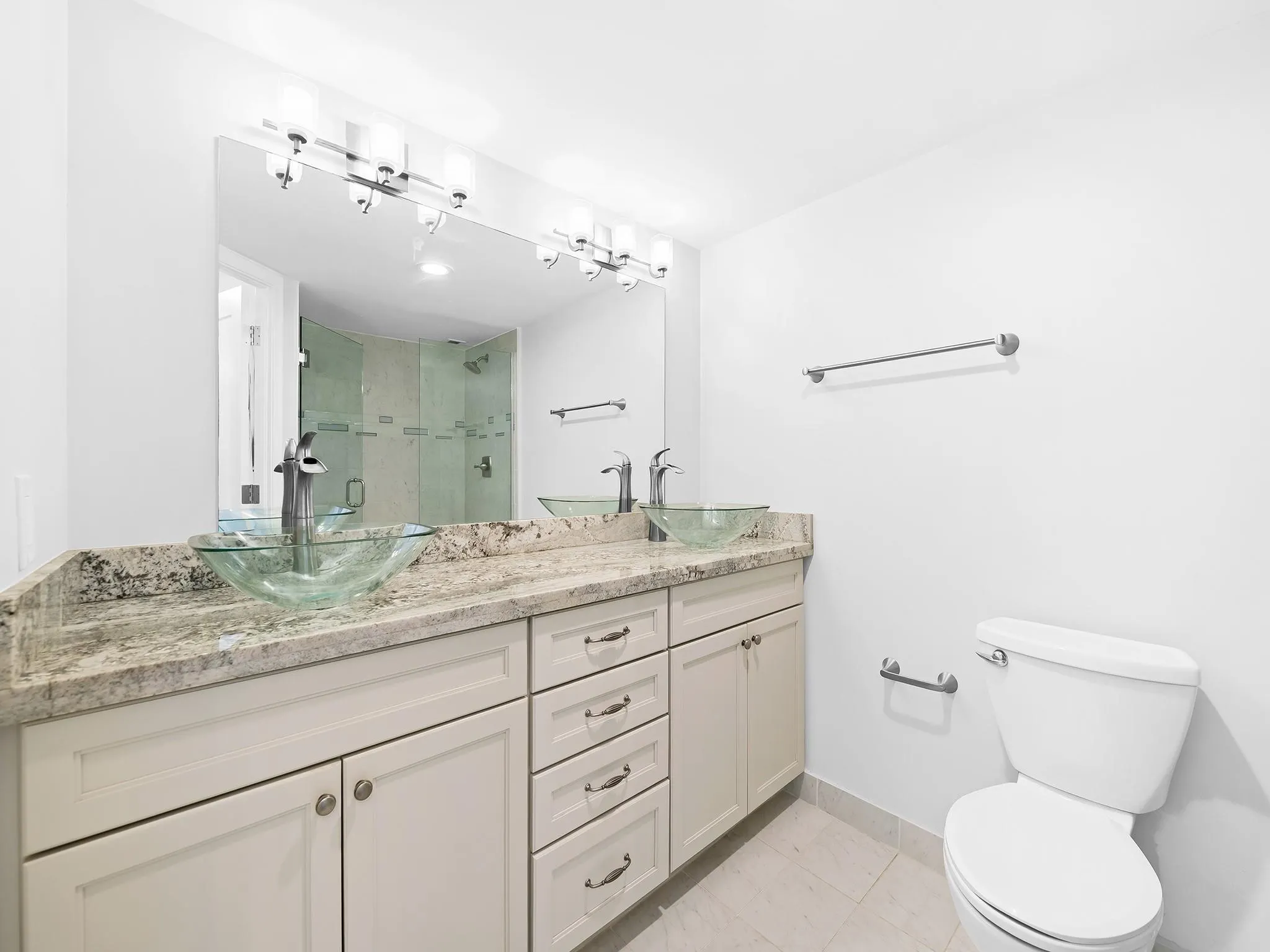 2200 NE 33rd Ave, #15J