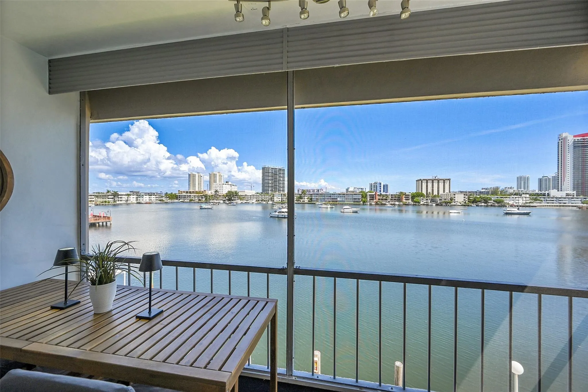 300 Golden Isles Dr, #311