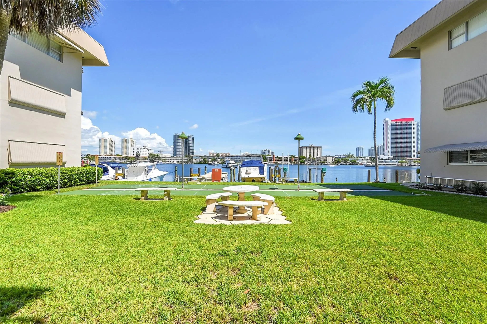 300 Golden Isles Dr, #311