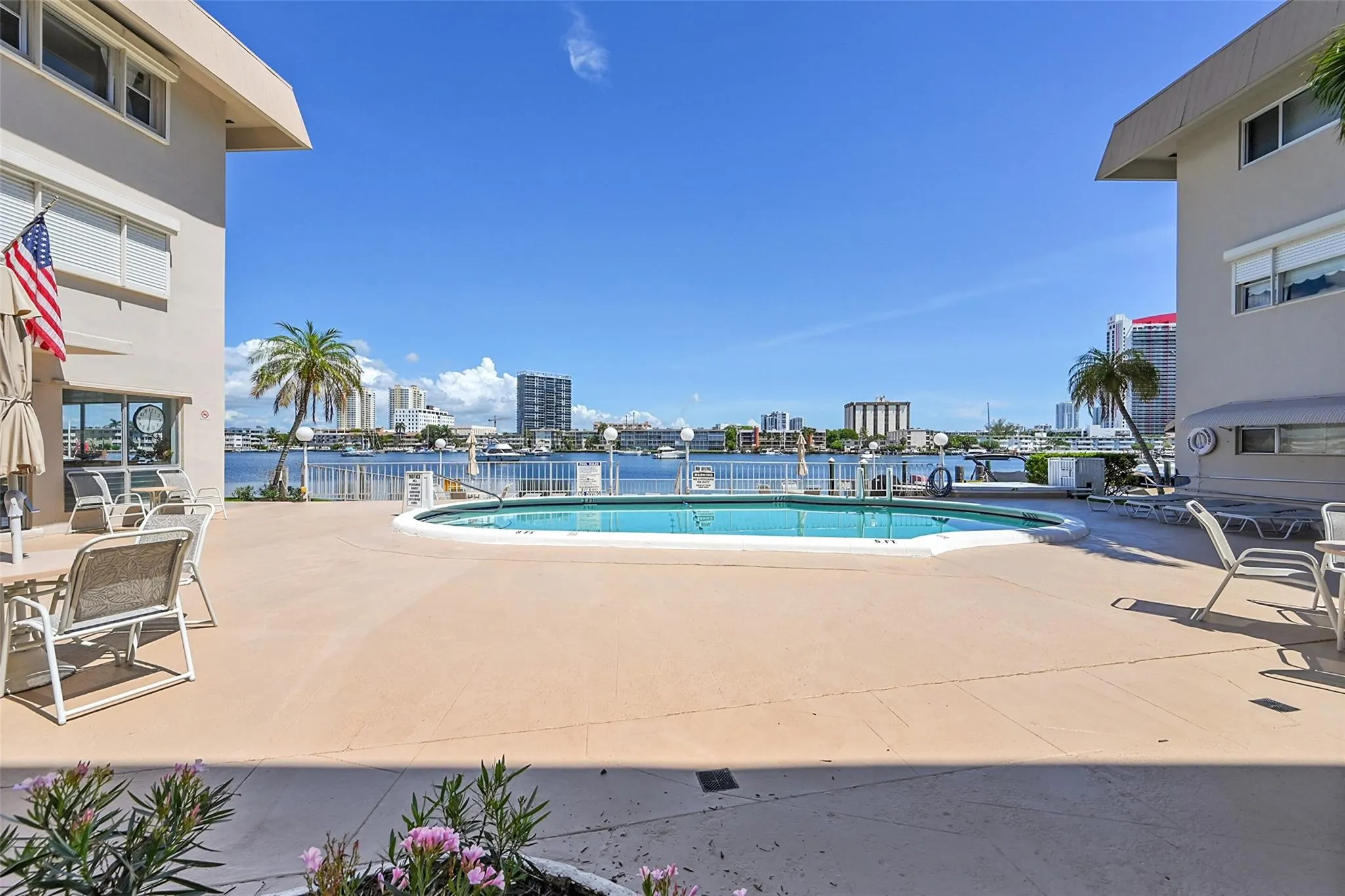 300 Golden Isles Dr, #311