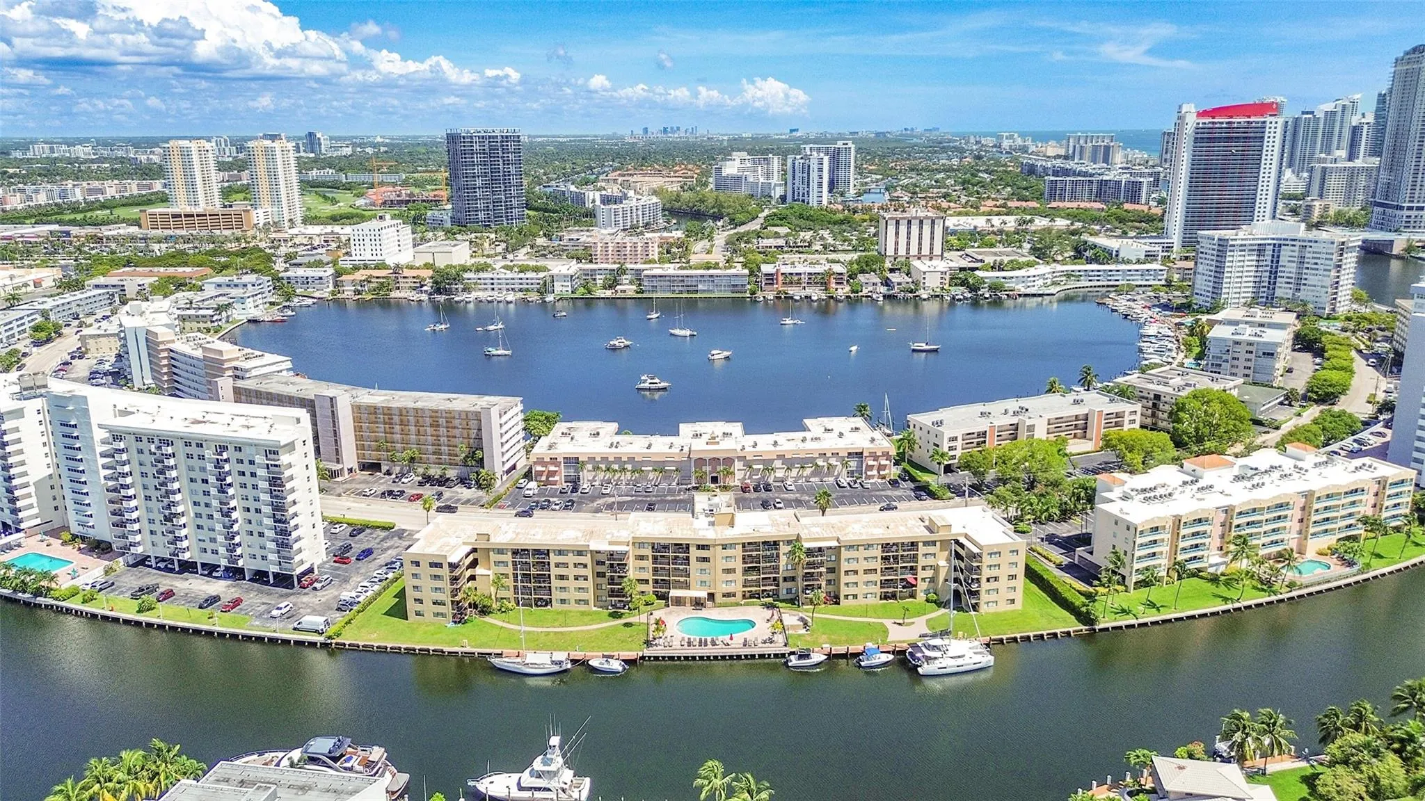 300 Golden Isles Dr, #311