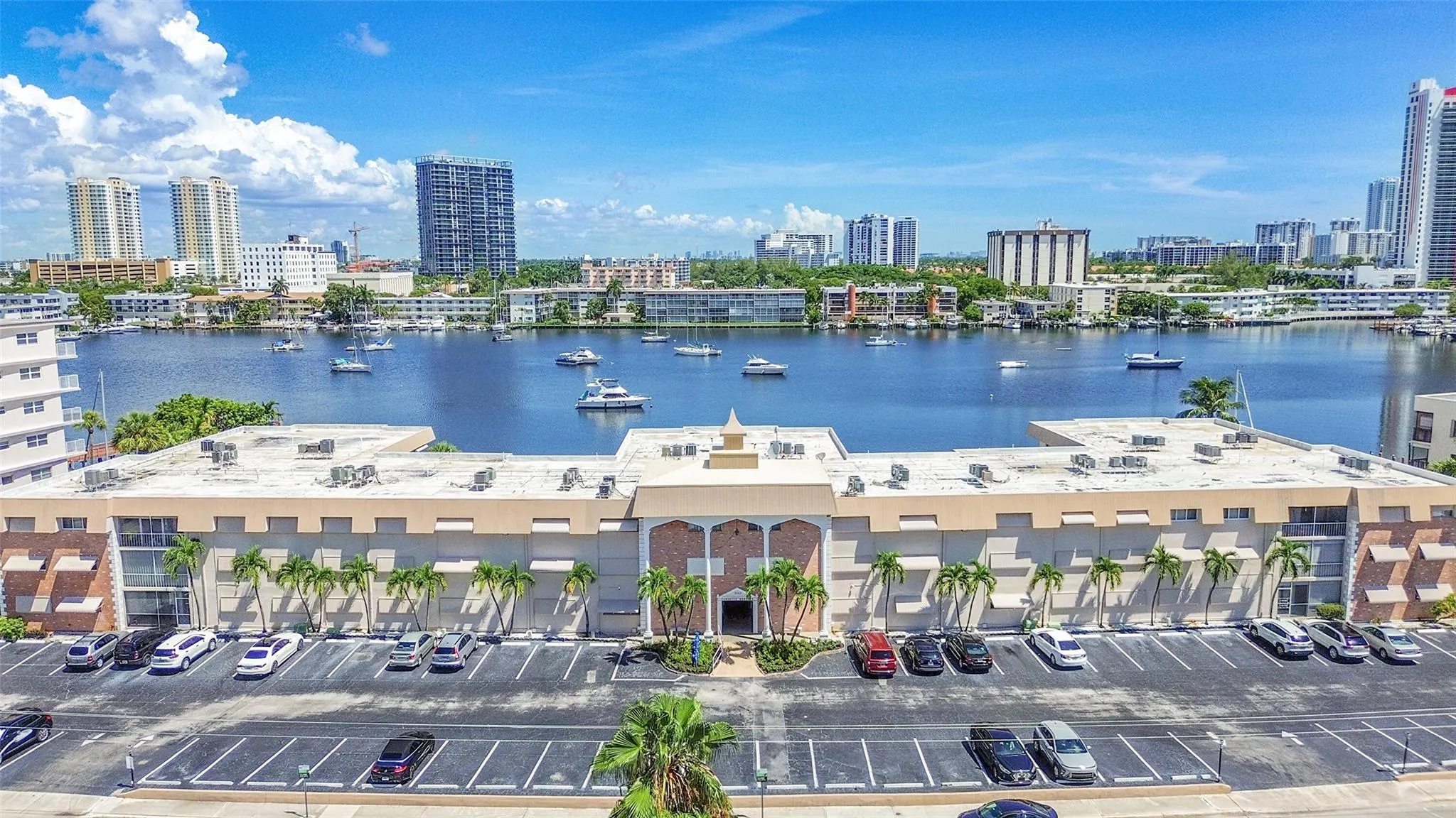 300 Golden Isles Dr, #311