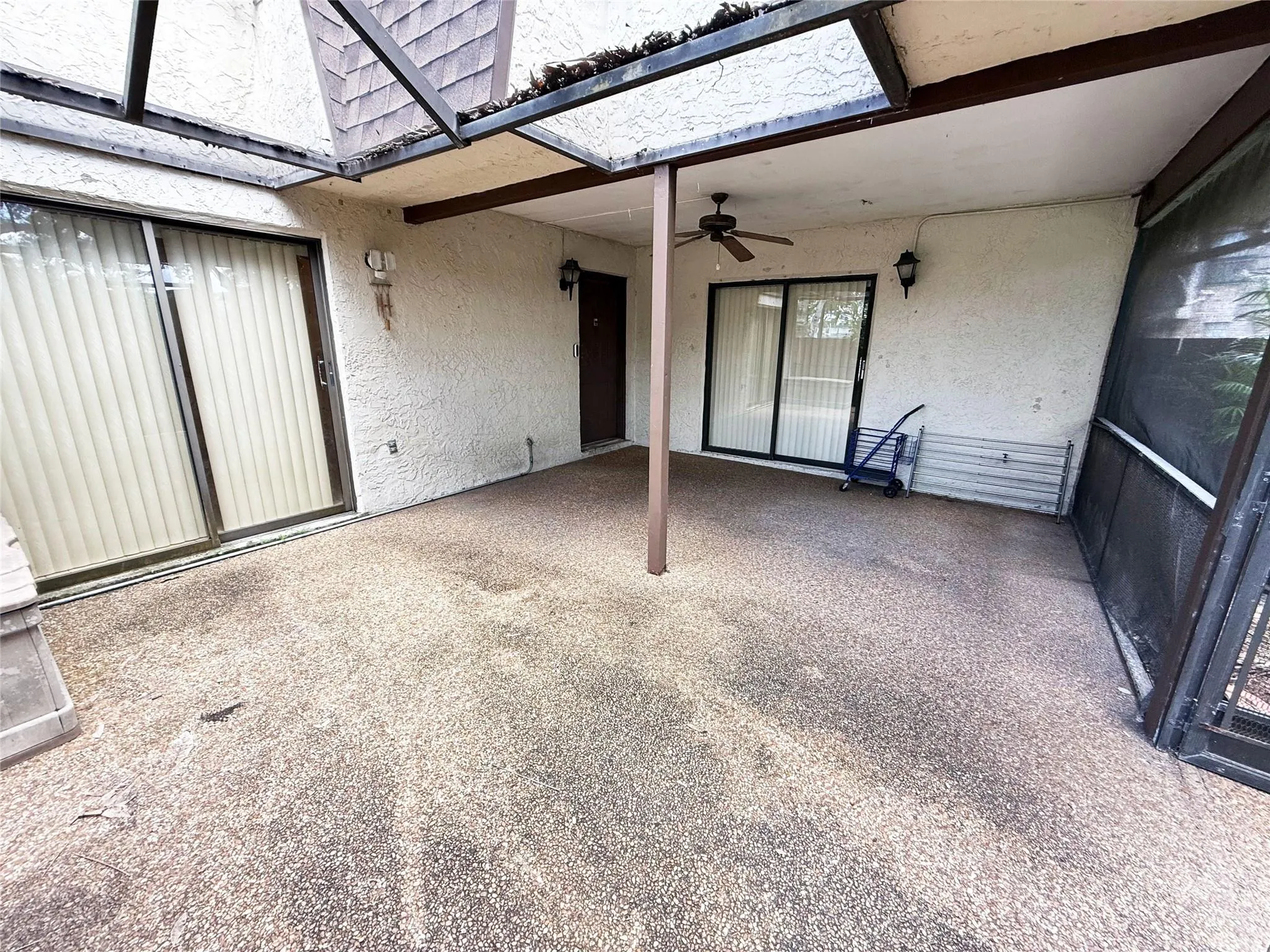 2561 NW 99th Ave