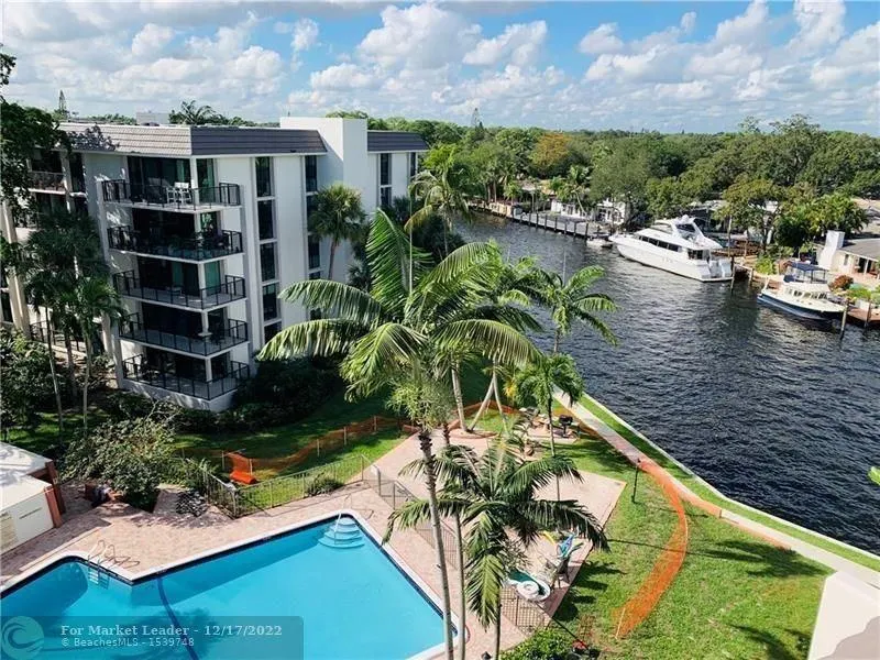 1101 River Reach Dr, #215