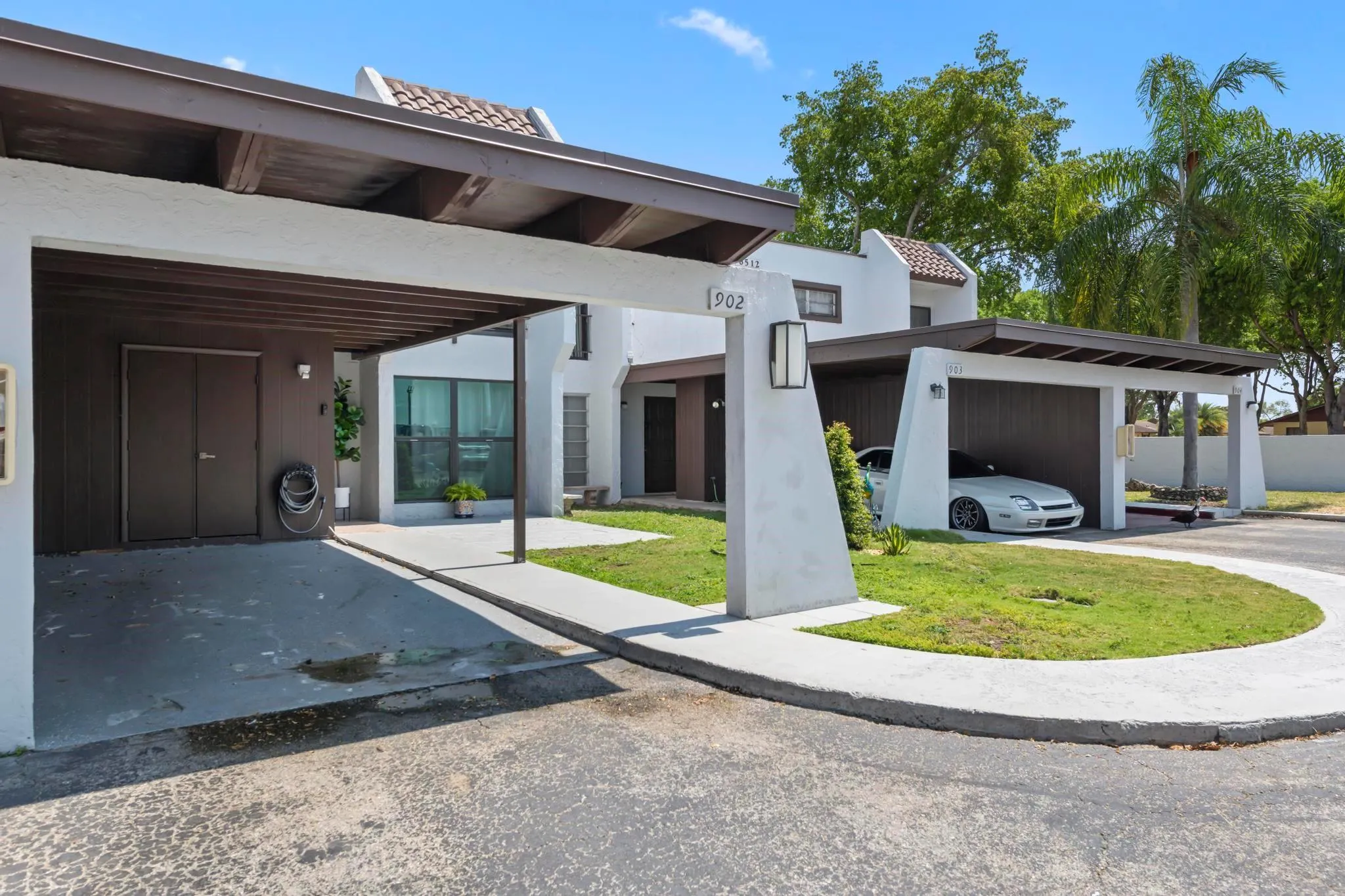 6512 Kendale Lakes Dr, #902